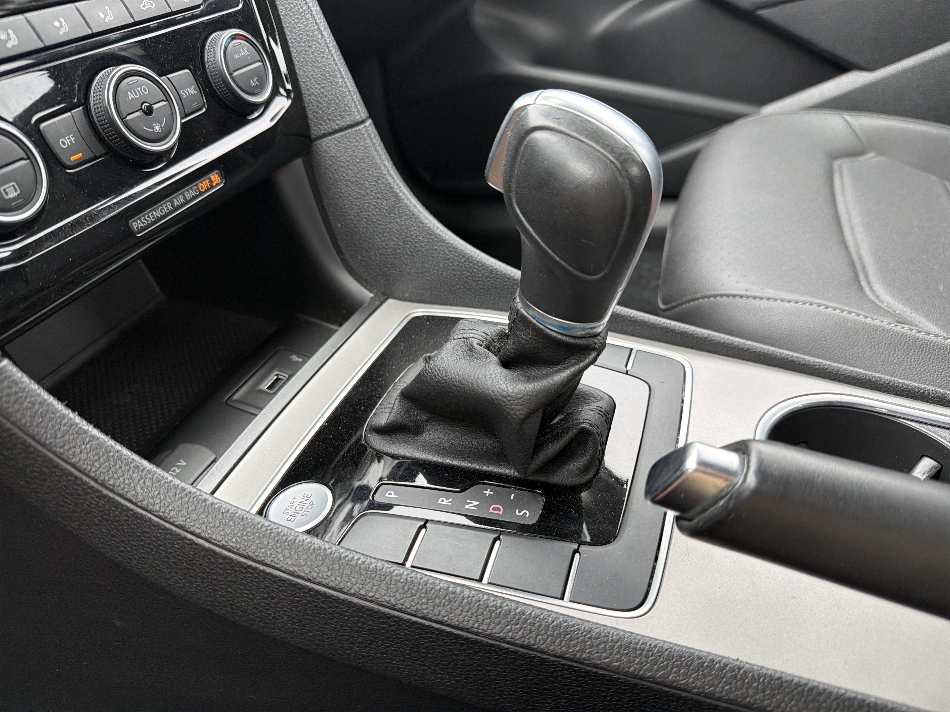 2020 Volkswagen Passat 2.0T R-Line