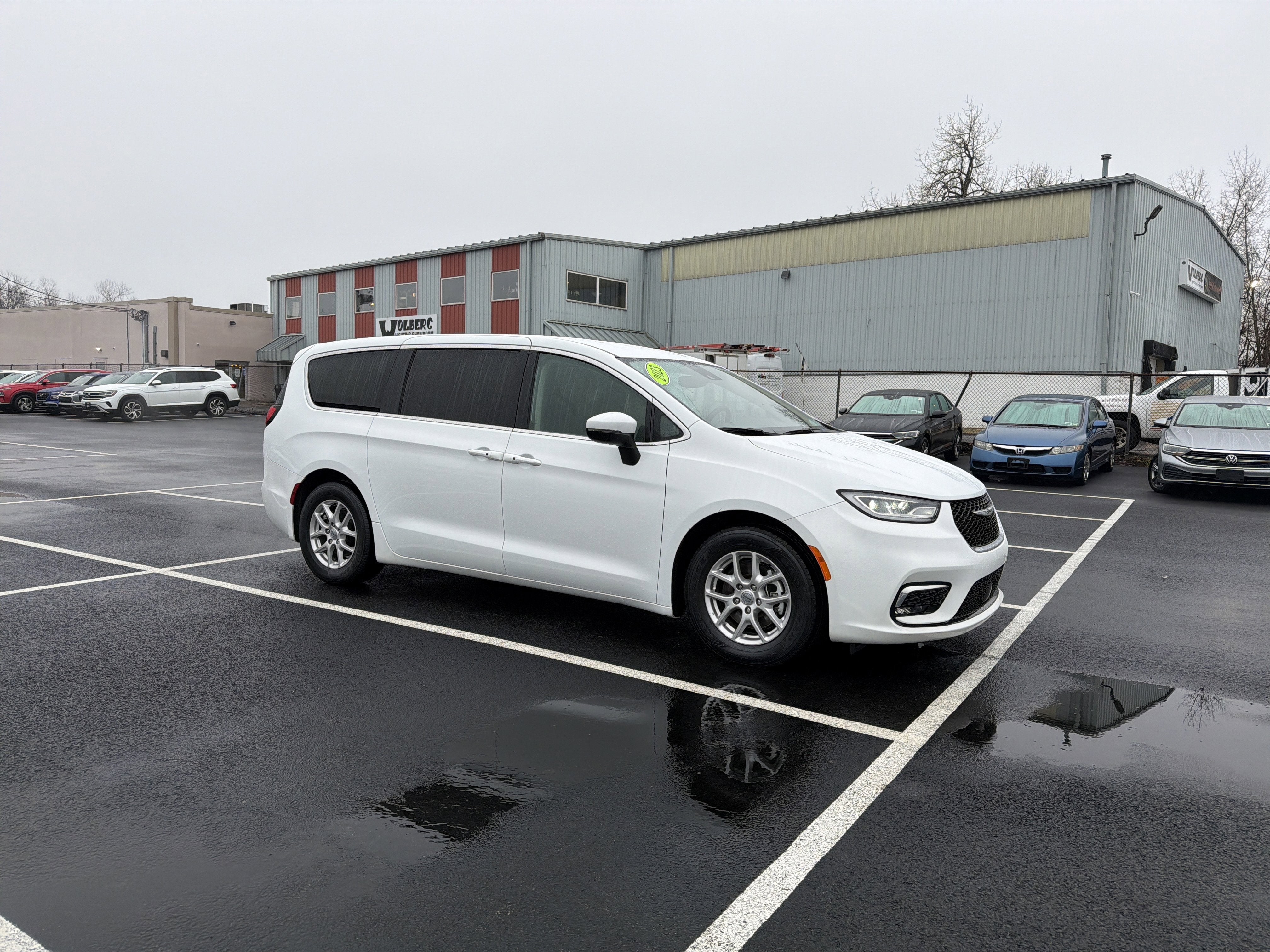 2023 Chrysler Pacifica Touring L