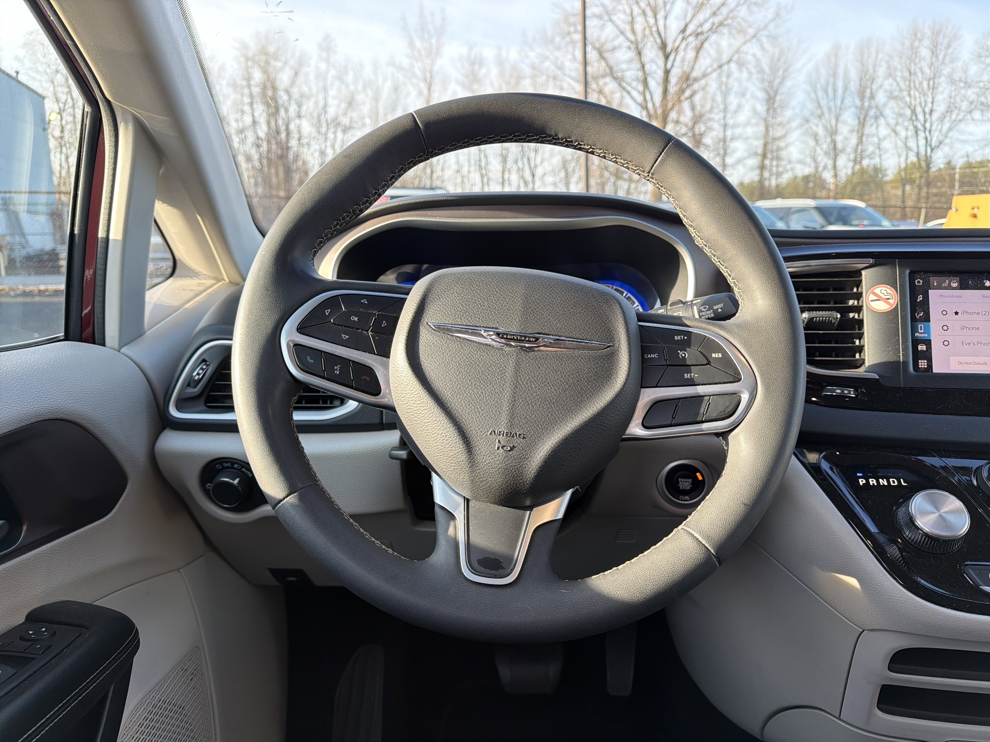 2023 Chrysler Voyager LX