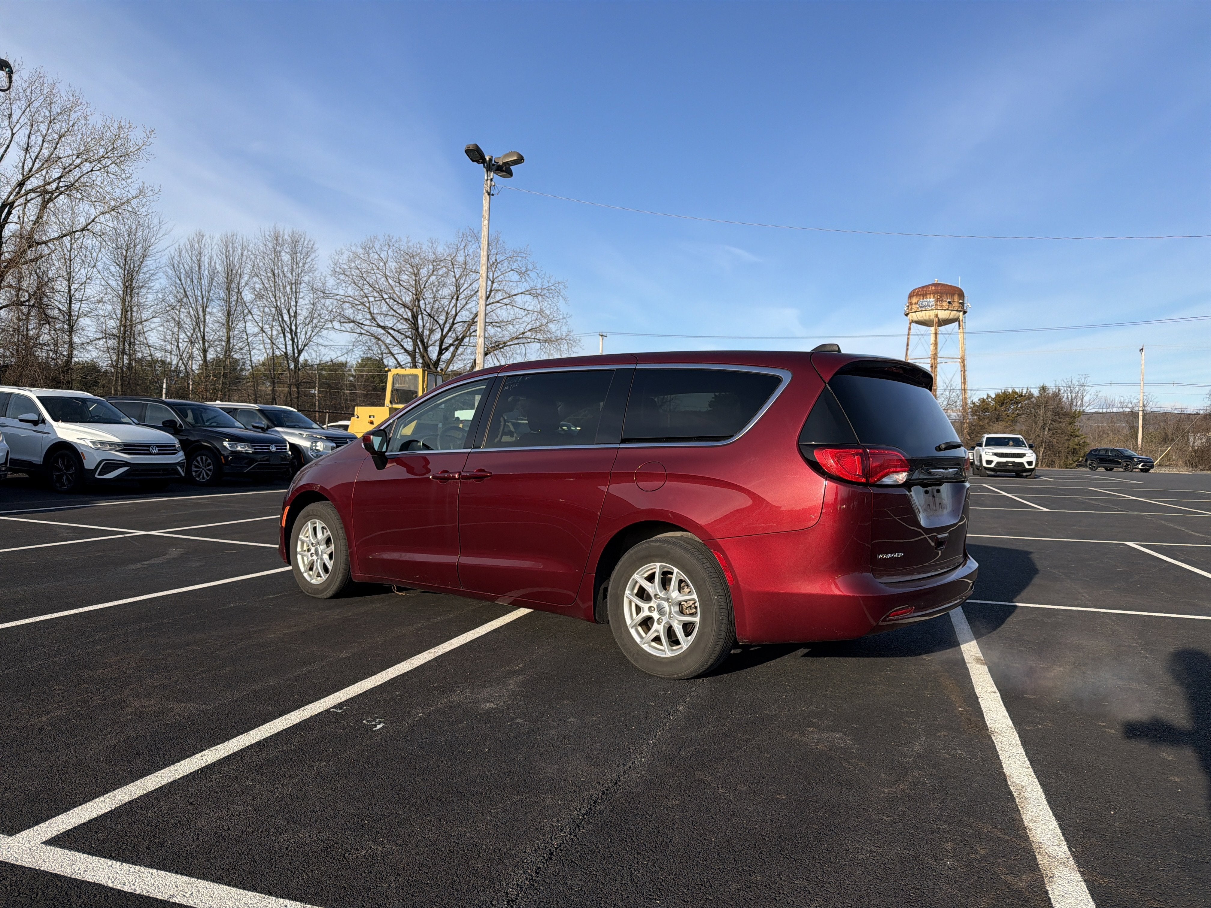 2023 Chrysler Voyager LX
