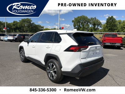 2022 Toyota RAV4 LE