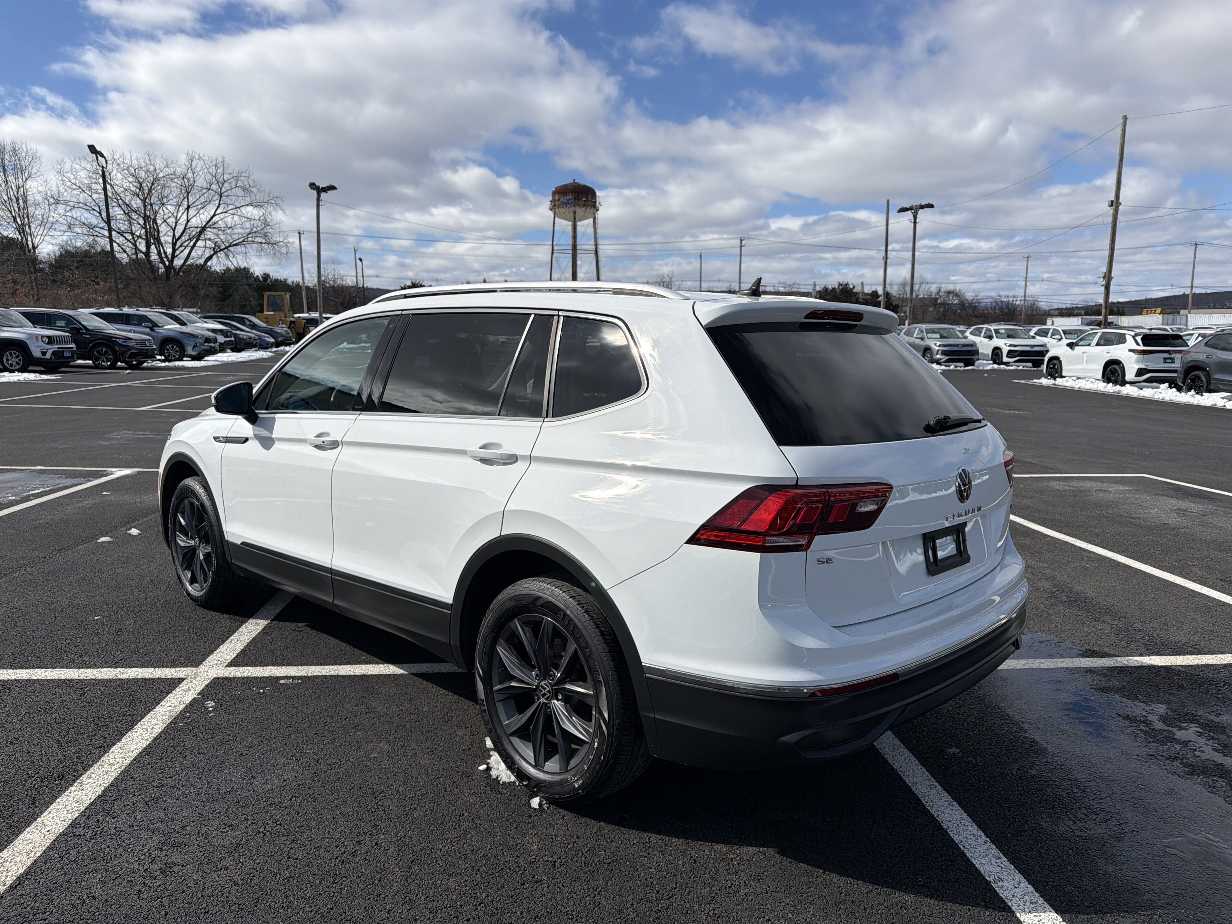 2022 Volkswagen Tiguan 2.0T SE
