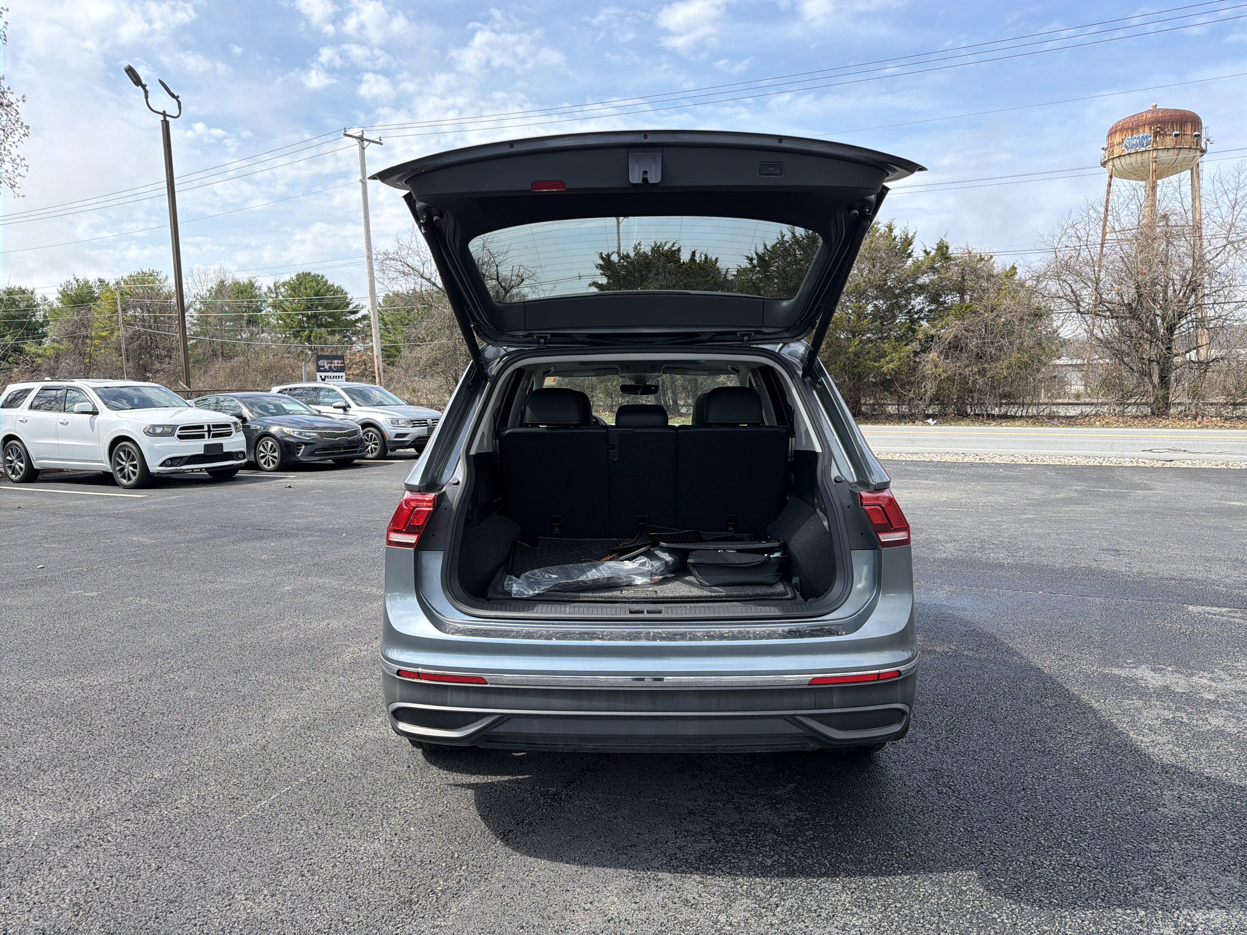 2022 Volkswagen Tiguan 2.0T SE