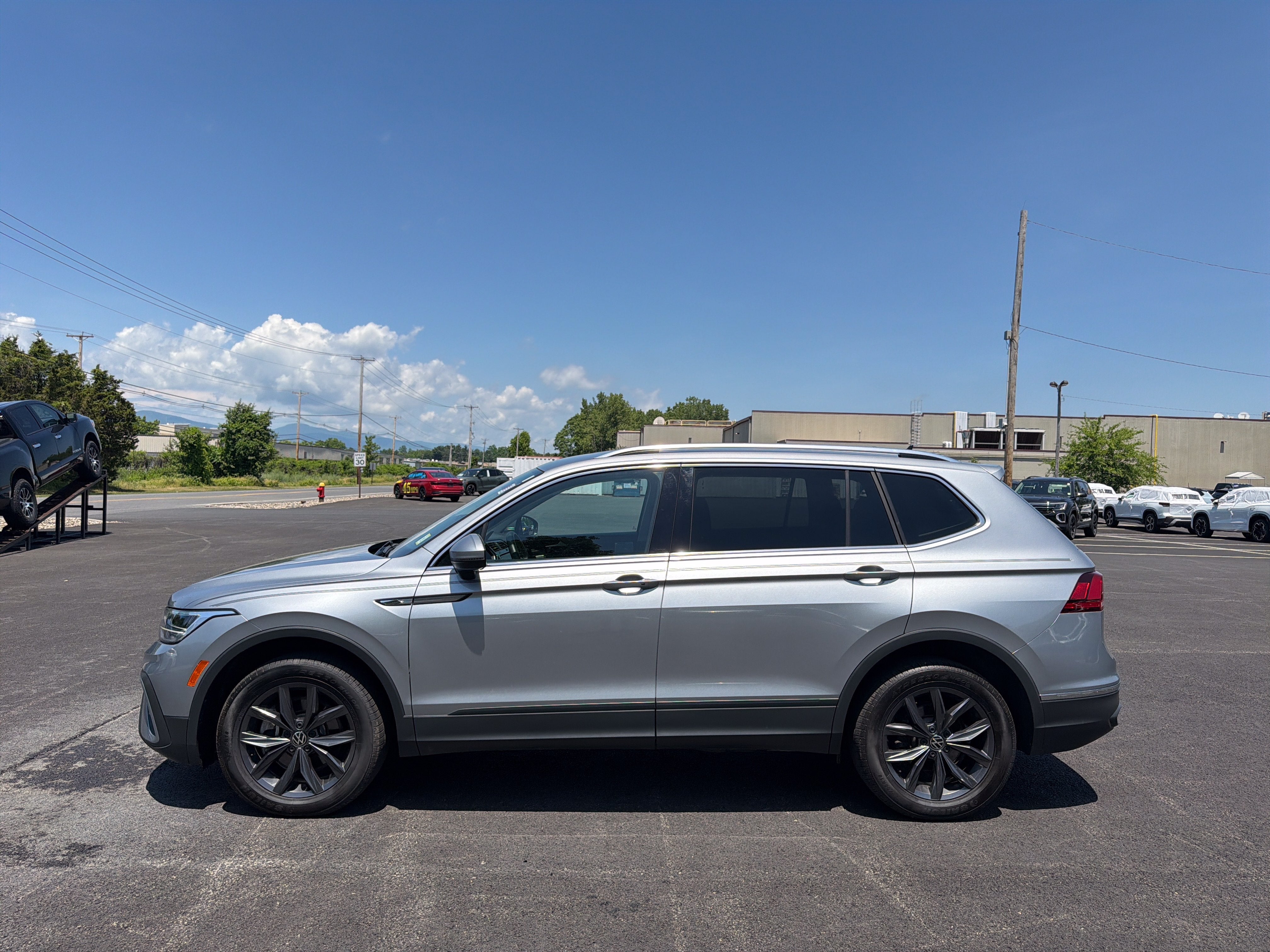 2022 Volkswagen Tiguan 2.0T SE