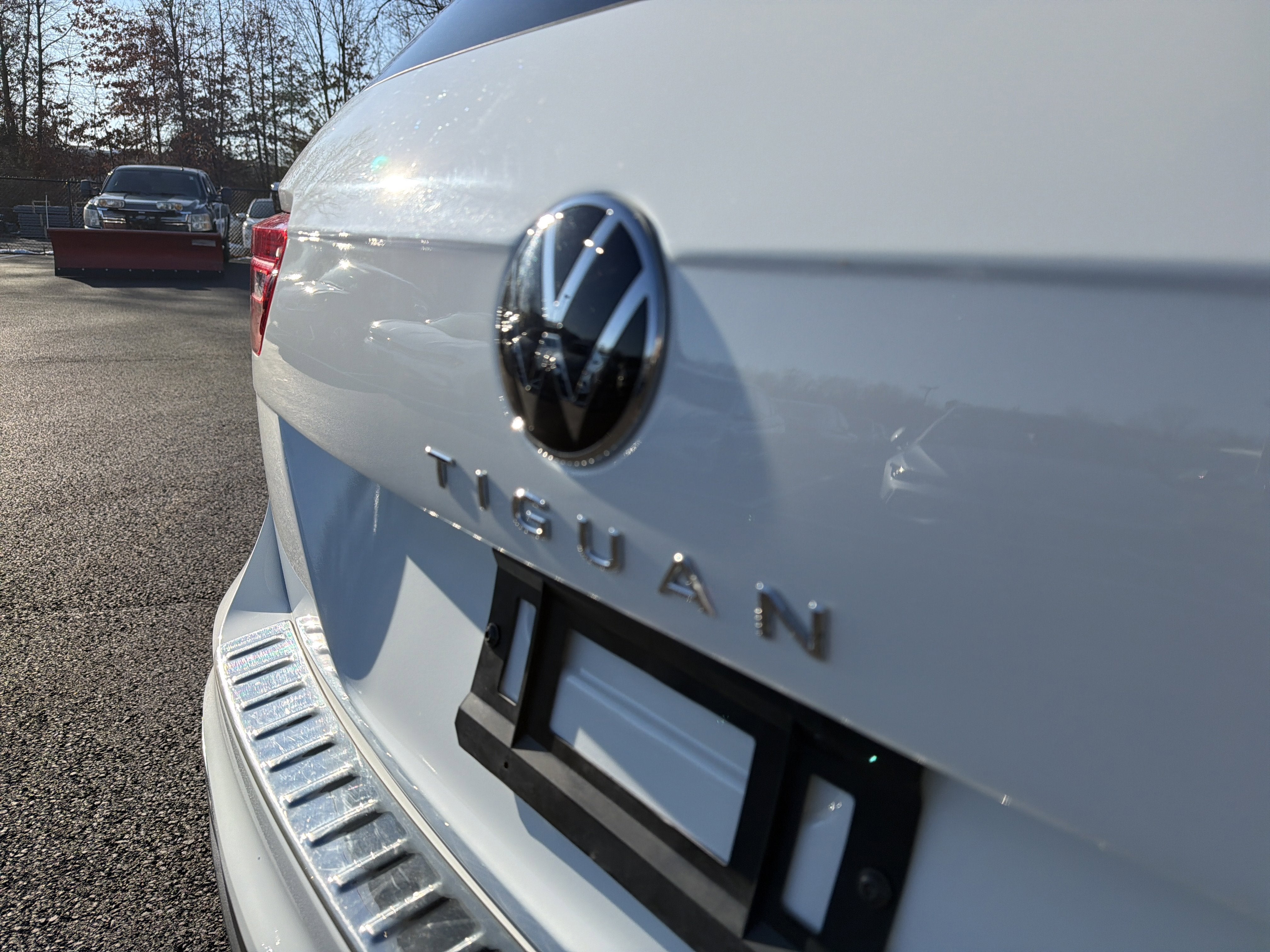 2024 Volkswagen Tiguan 2.0T SE