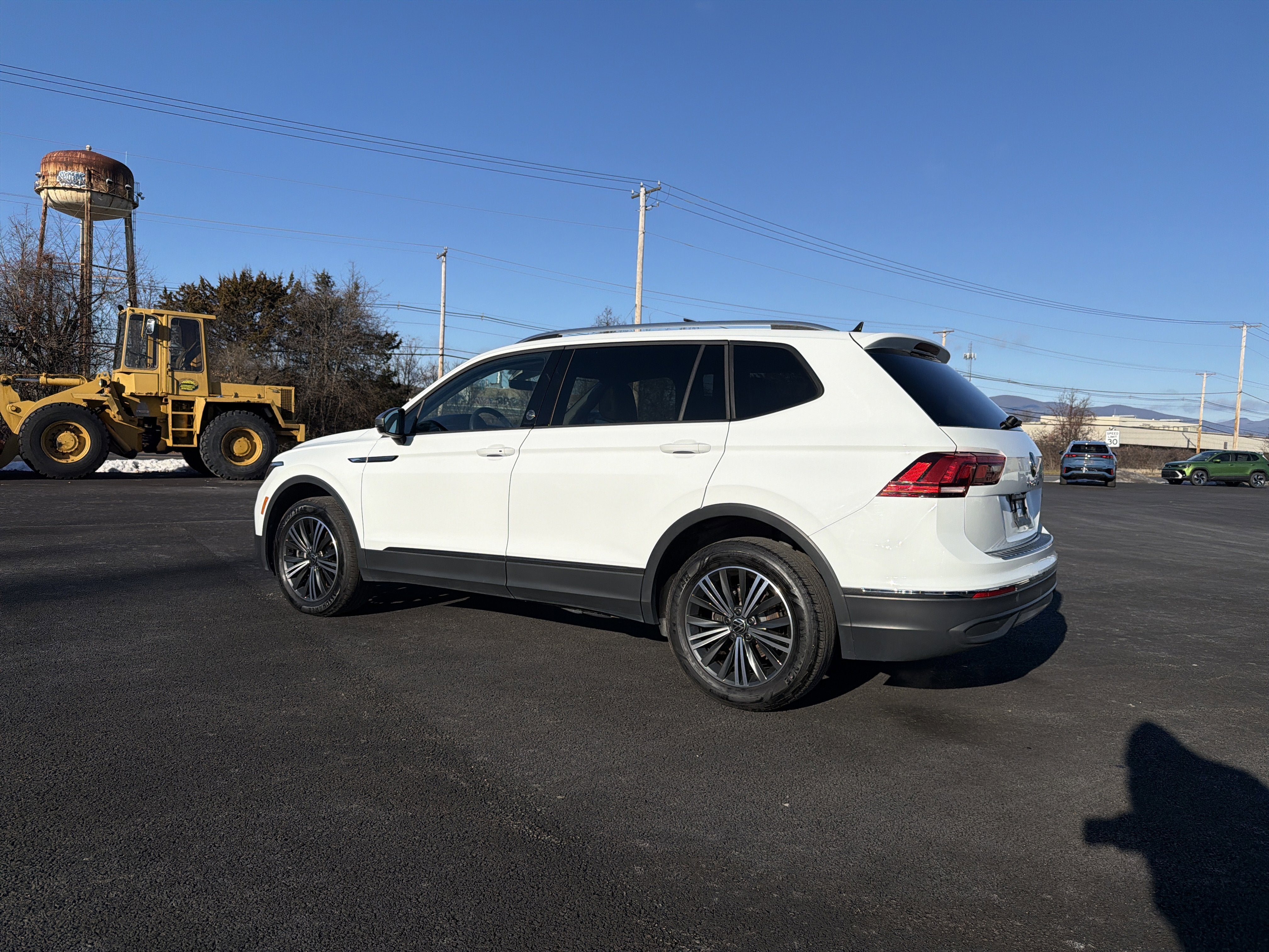 2024 Volkswagen Tiguan 2.0T SE
