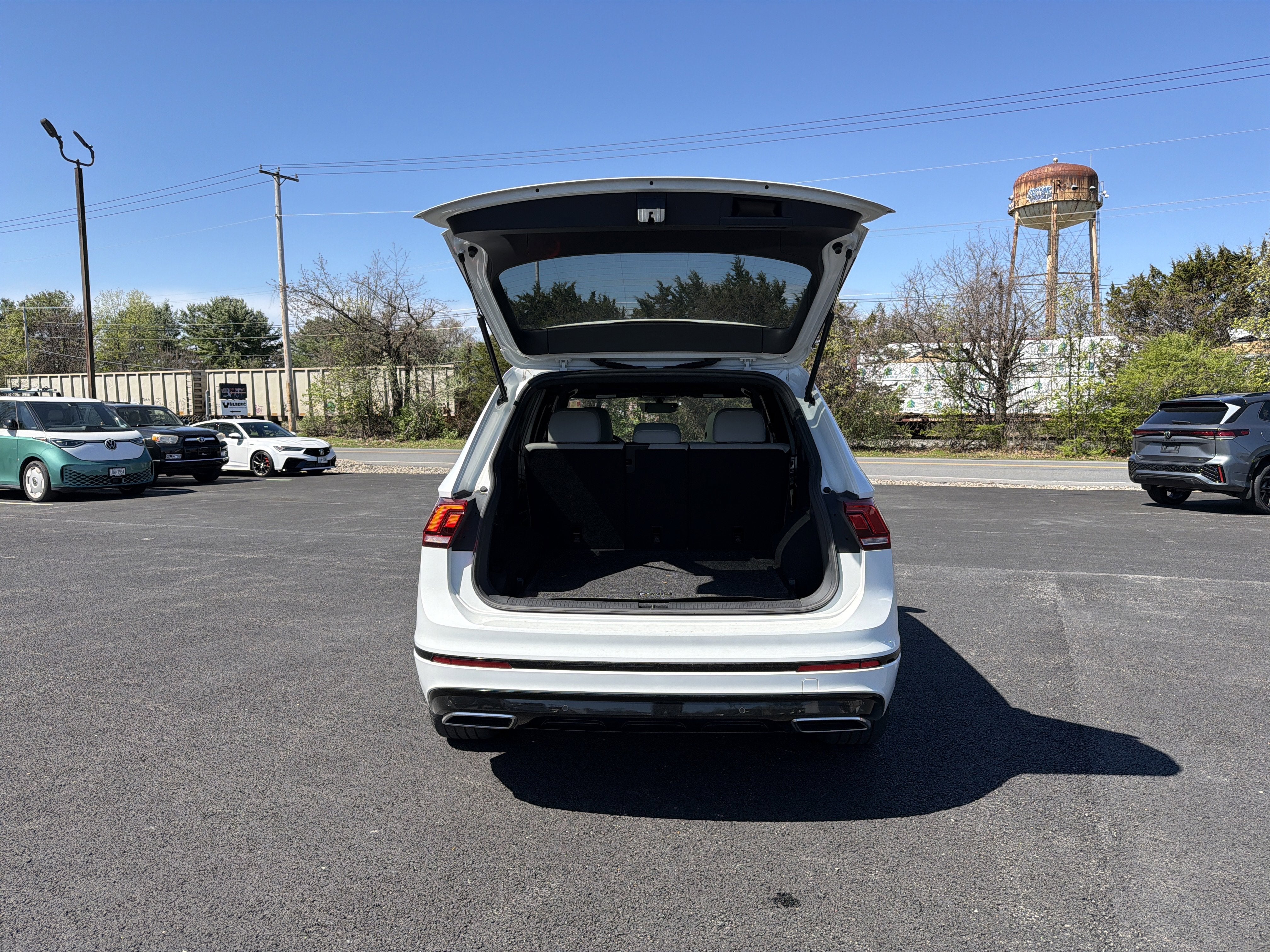 2021 Volkswagen Tiguan 2.0T SE R-Line Black