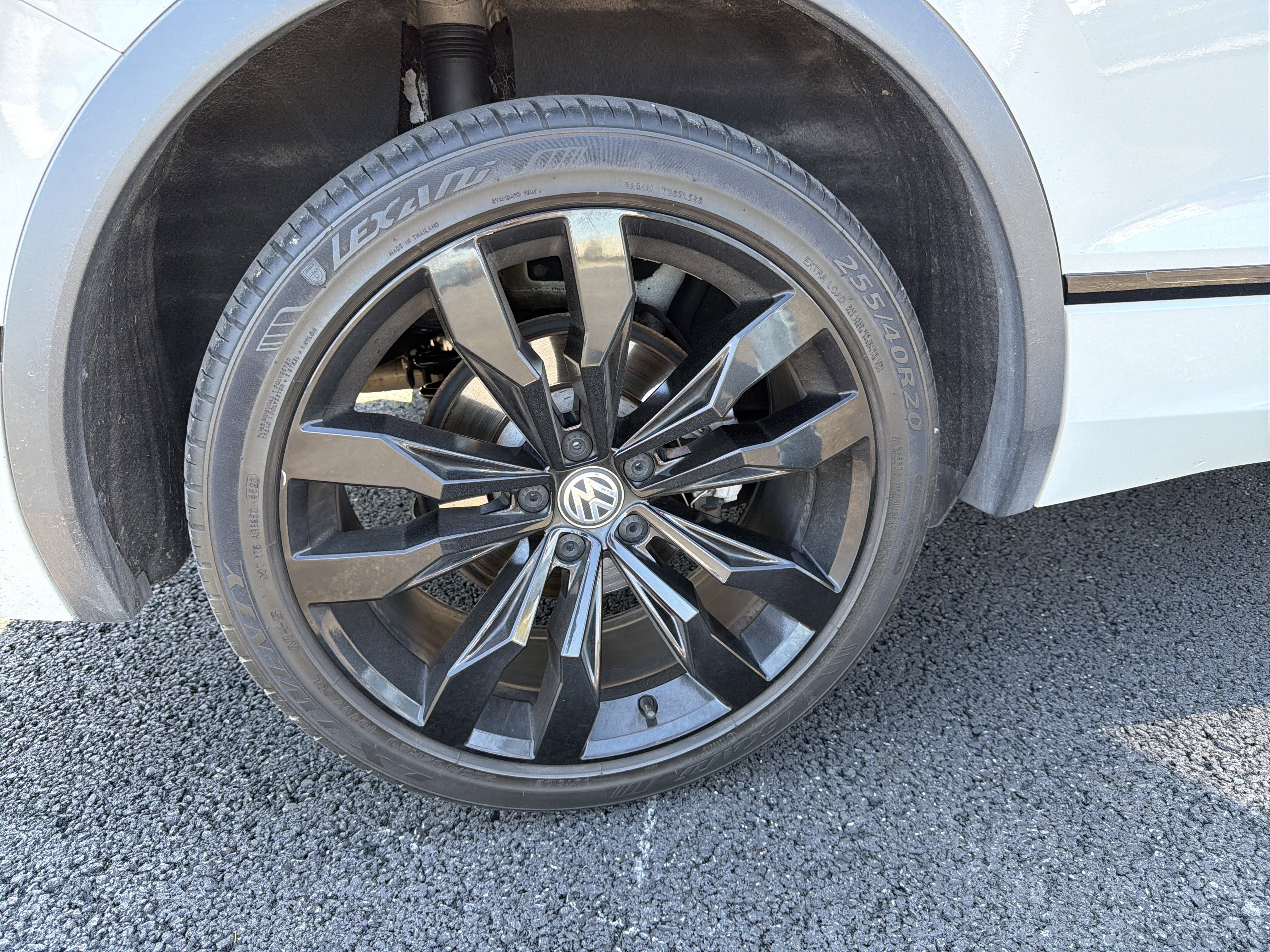 2021 Volkswagen Tiguan 2.0T SE R-Line Black