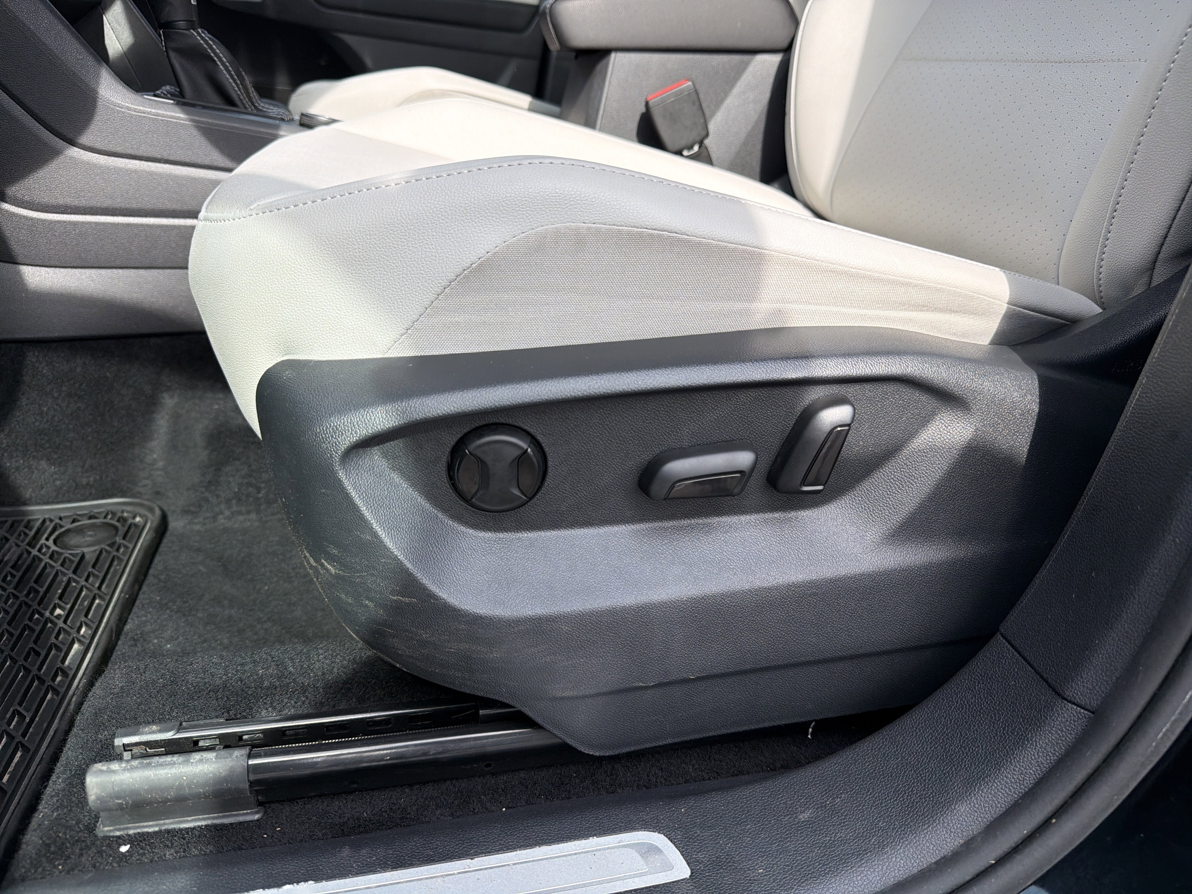 2021 Volkswagen Tiguan 2.0T SE R-Line Black