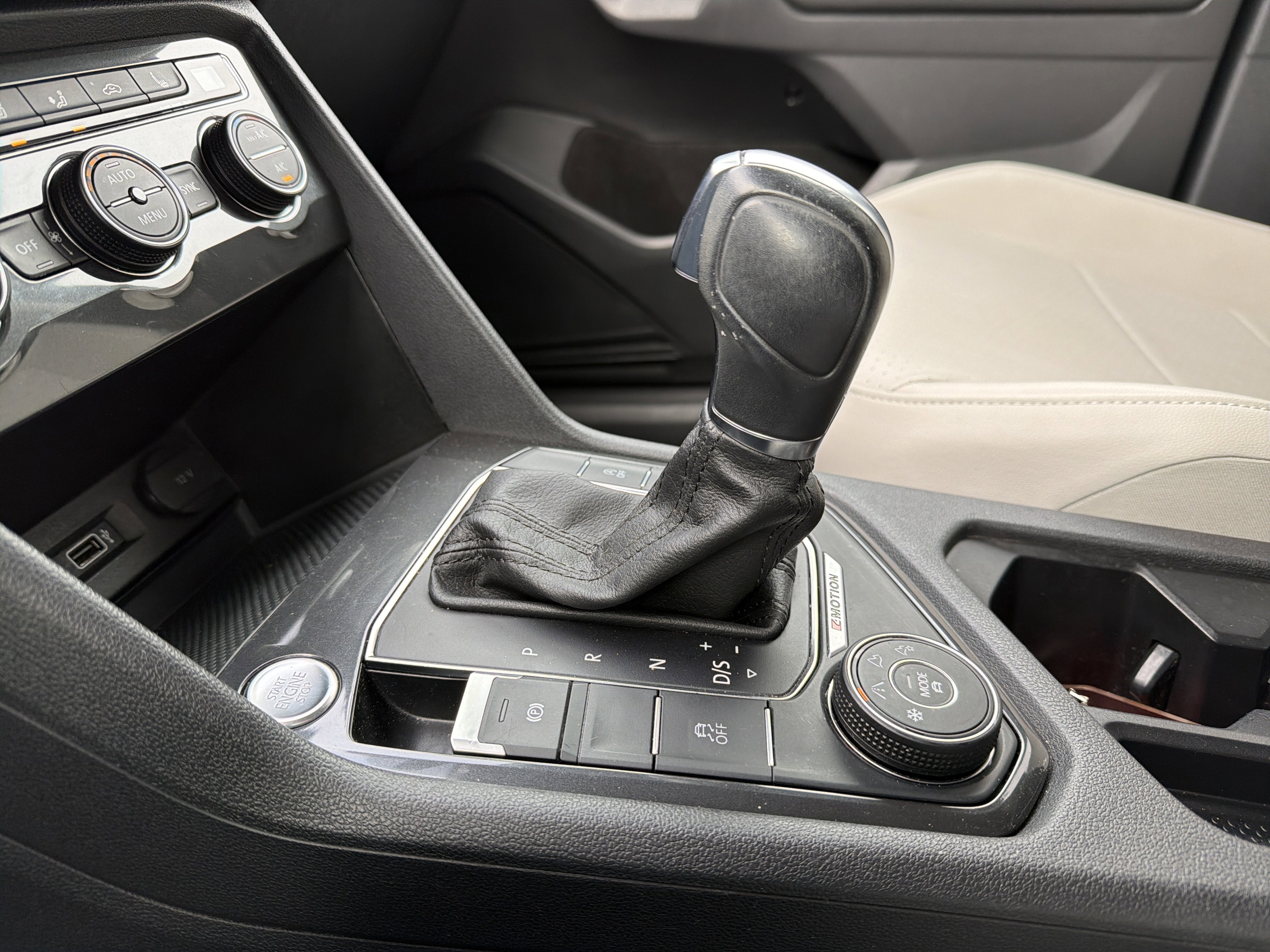 2018 Volkswagen Tiguan 2.0T SE 4Motion