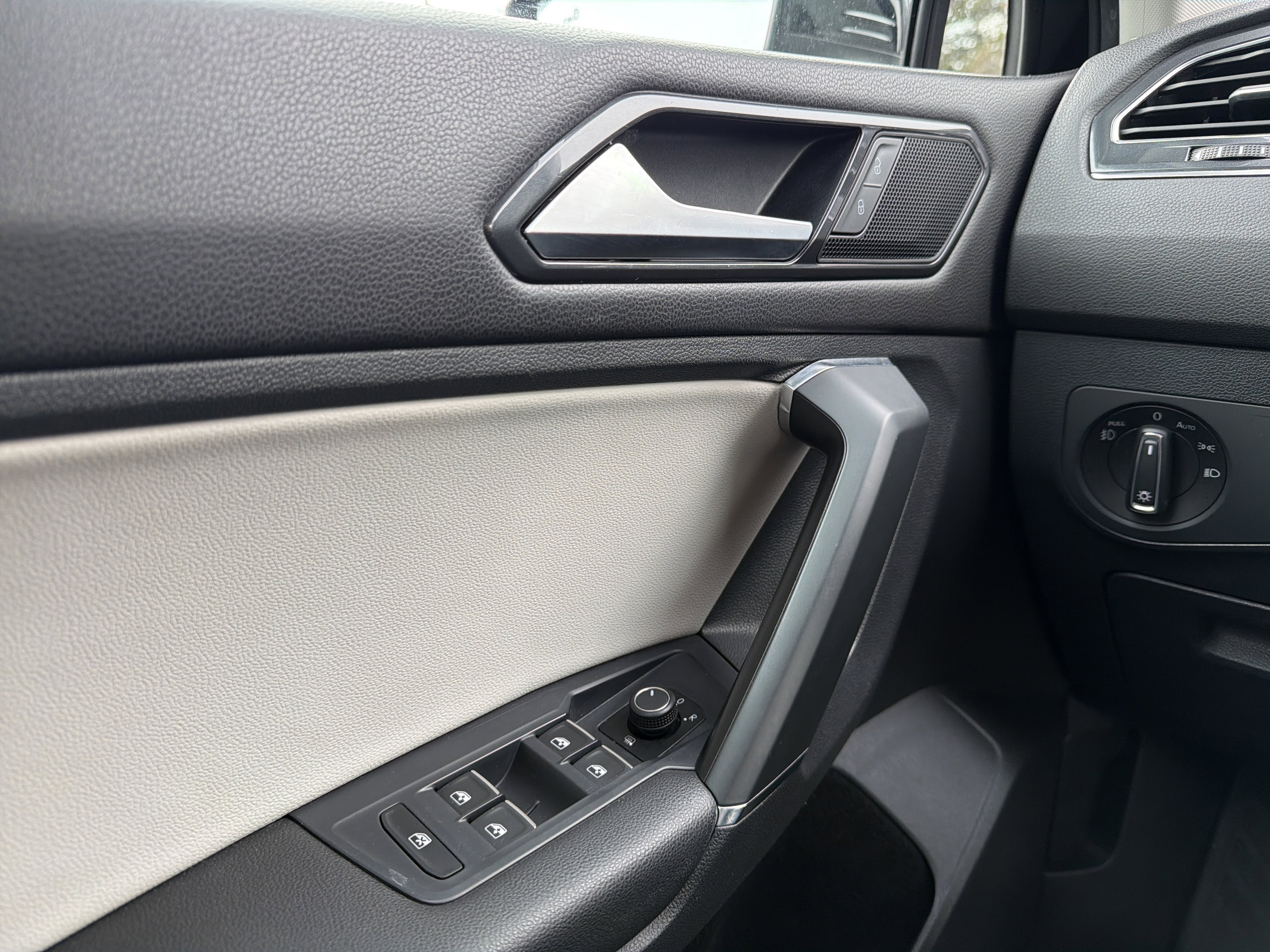 2018 Volkswagen Tiguan 2.0T SE 4Motion