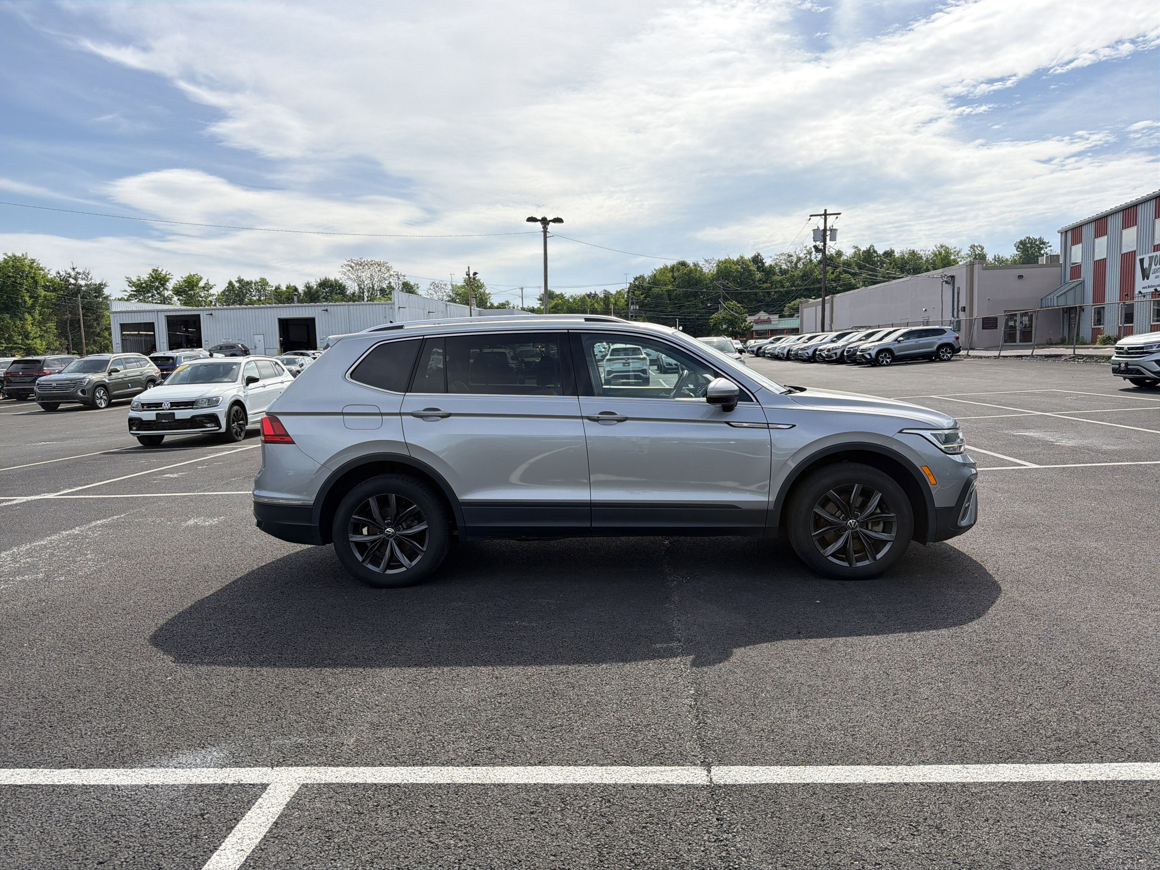 2022 Volkswagen Tiguan 2.0T SE