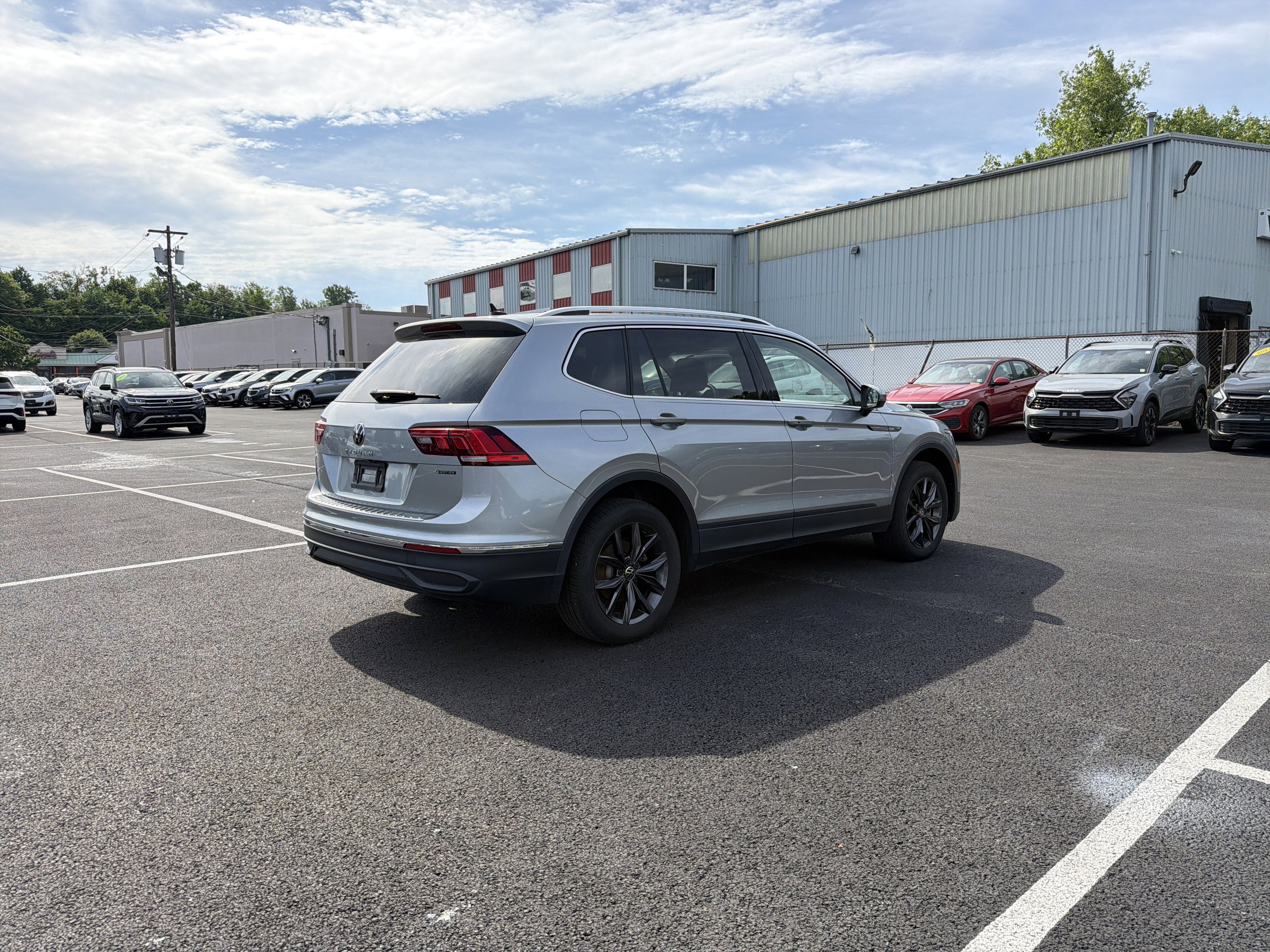 2022 Volkswagen Tiguan 2.0T SE