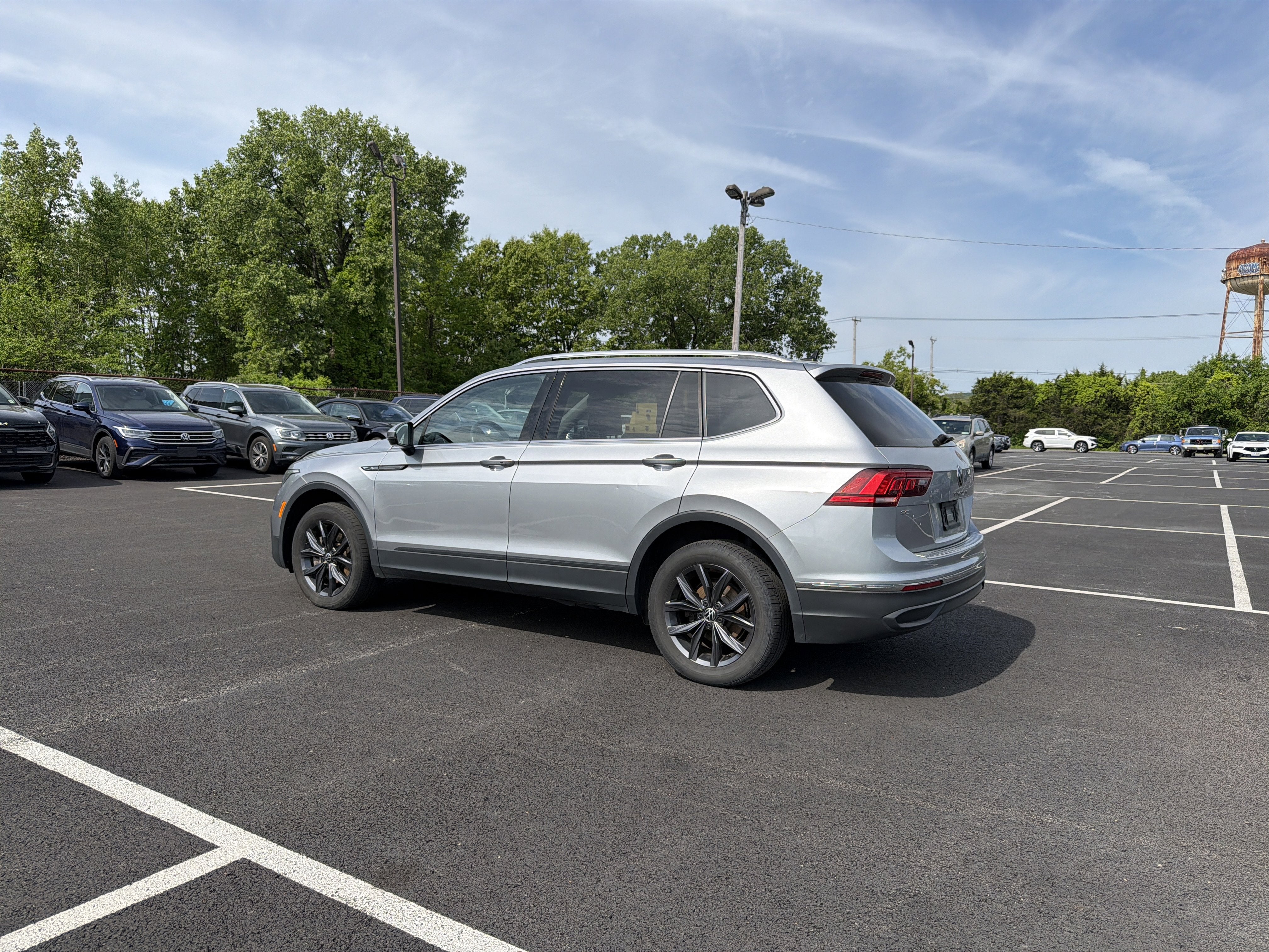 2022 Volkswagen Tiguan 2.0T SE