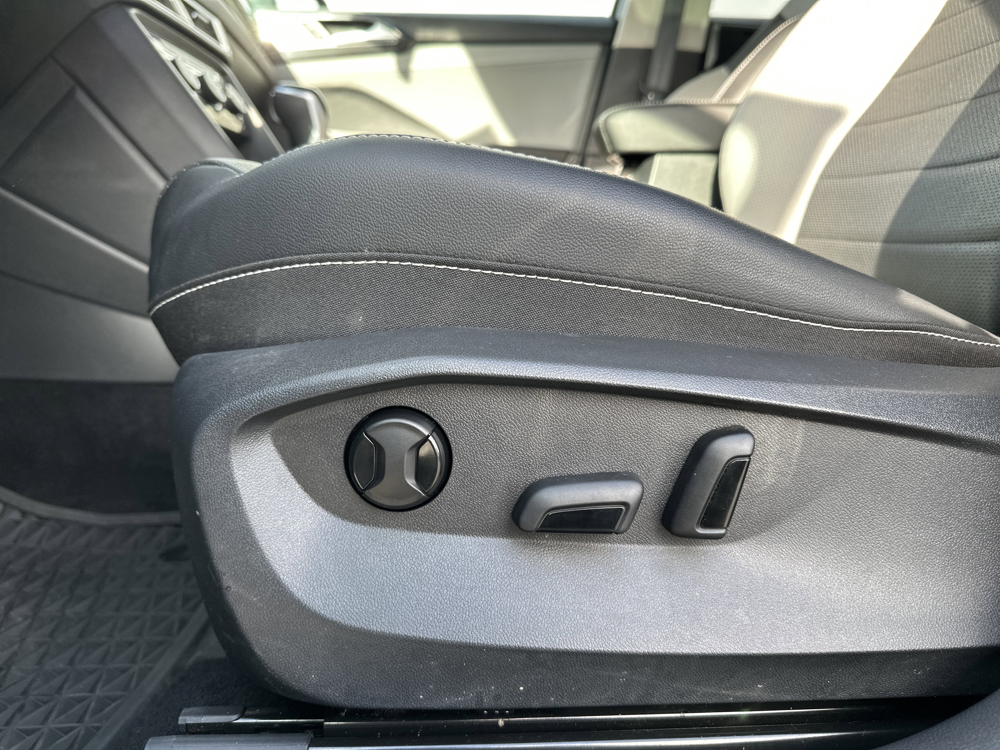 2022 Volkswagen Taos 1.5T SEL