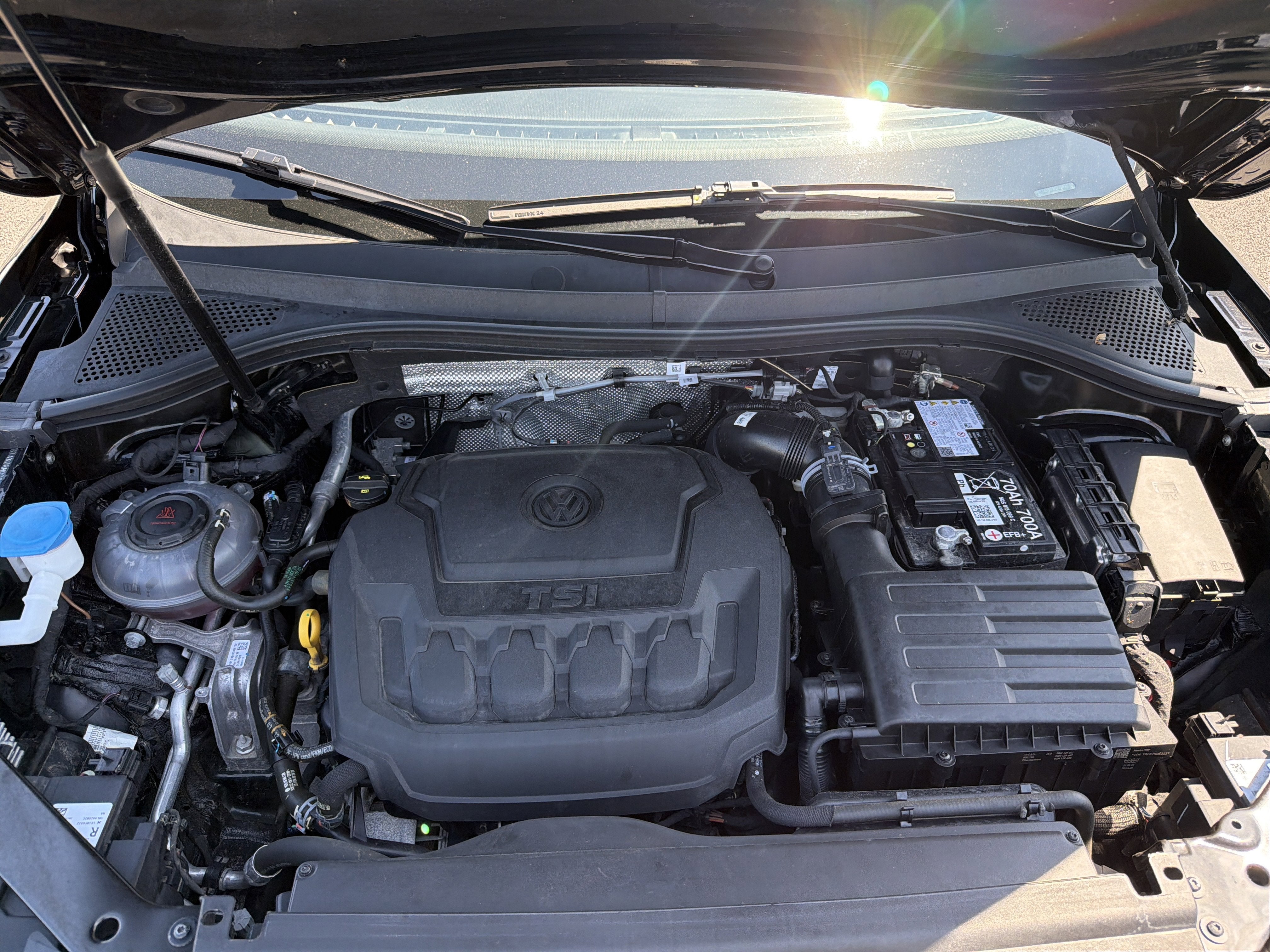 2024 Volkswagen Tiguan 2.0T SEL R-Line