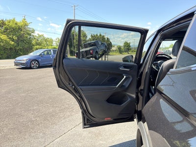 2024 Volkswagen Tiguan 2.0T SEL R-Line
