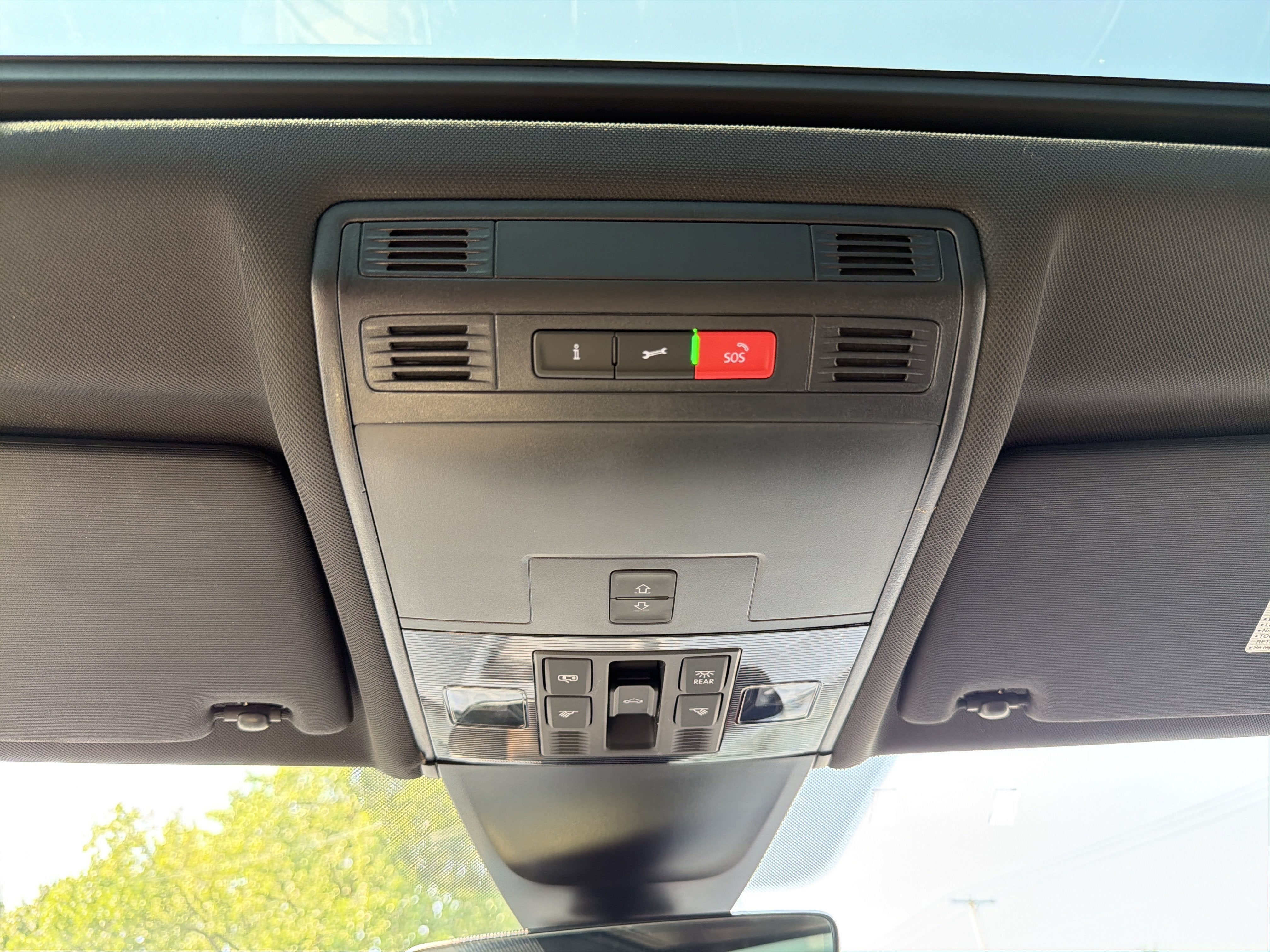 2024 Volkswagen Tiguan 2.0T SEL R-Line