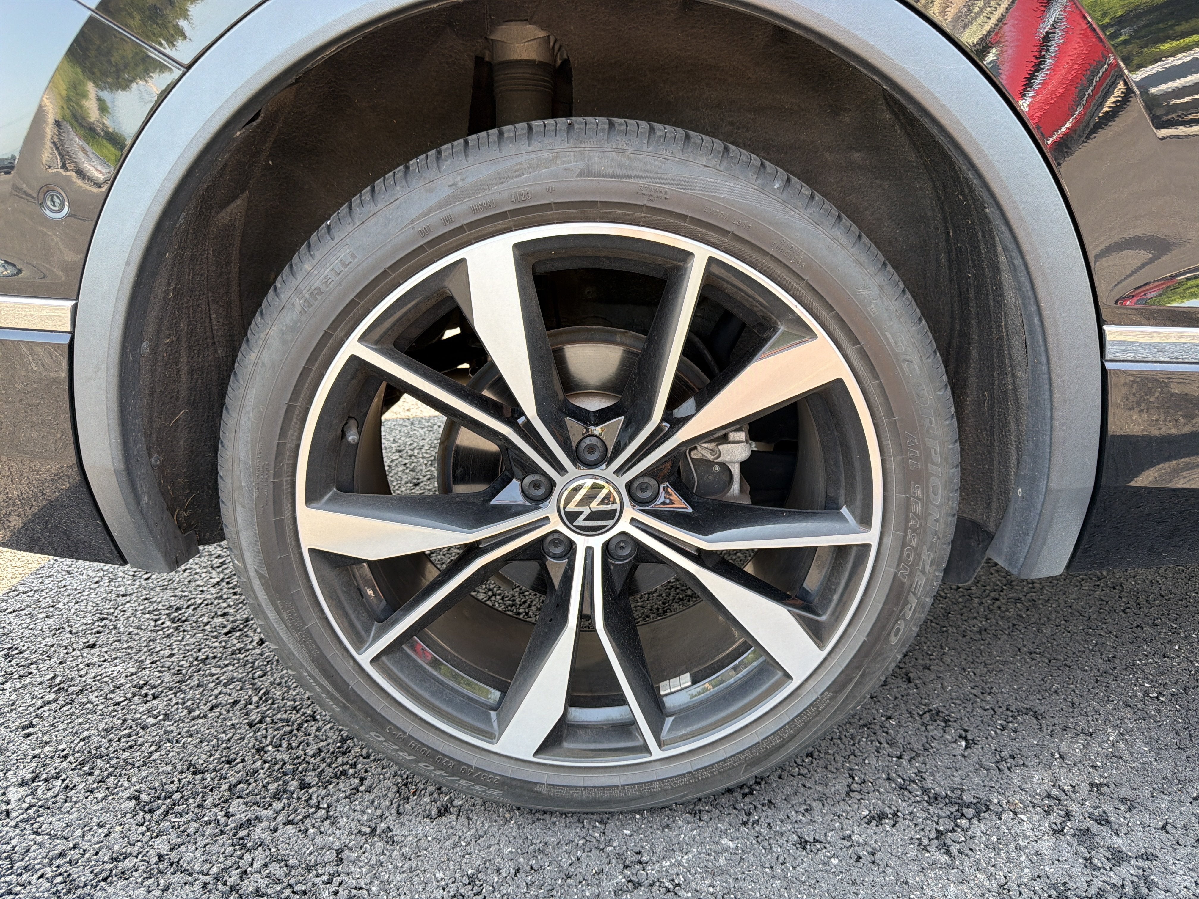 2024 Volkswagen Tiguan 2.0T SEL R-Line