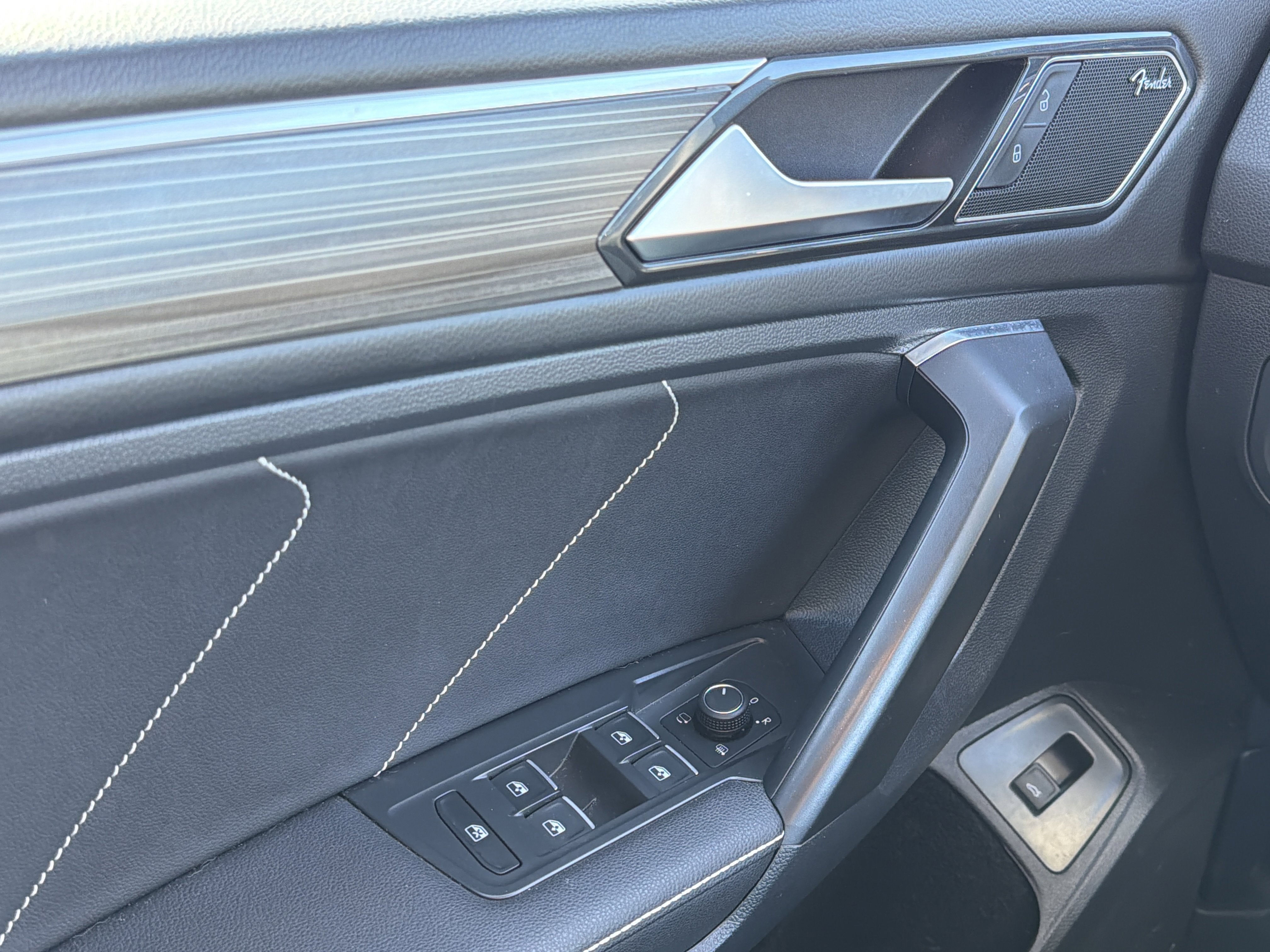 2023 Volkswagen Tiguan 2.0T SEL R-Line