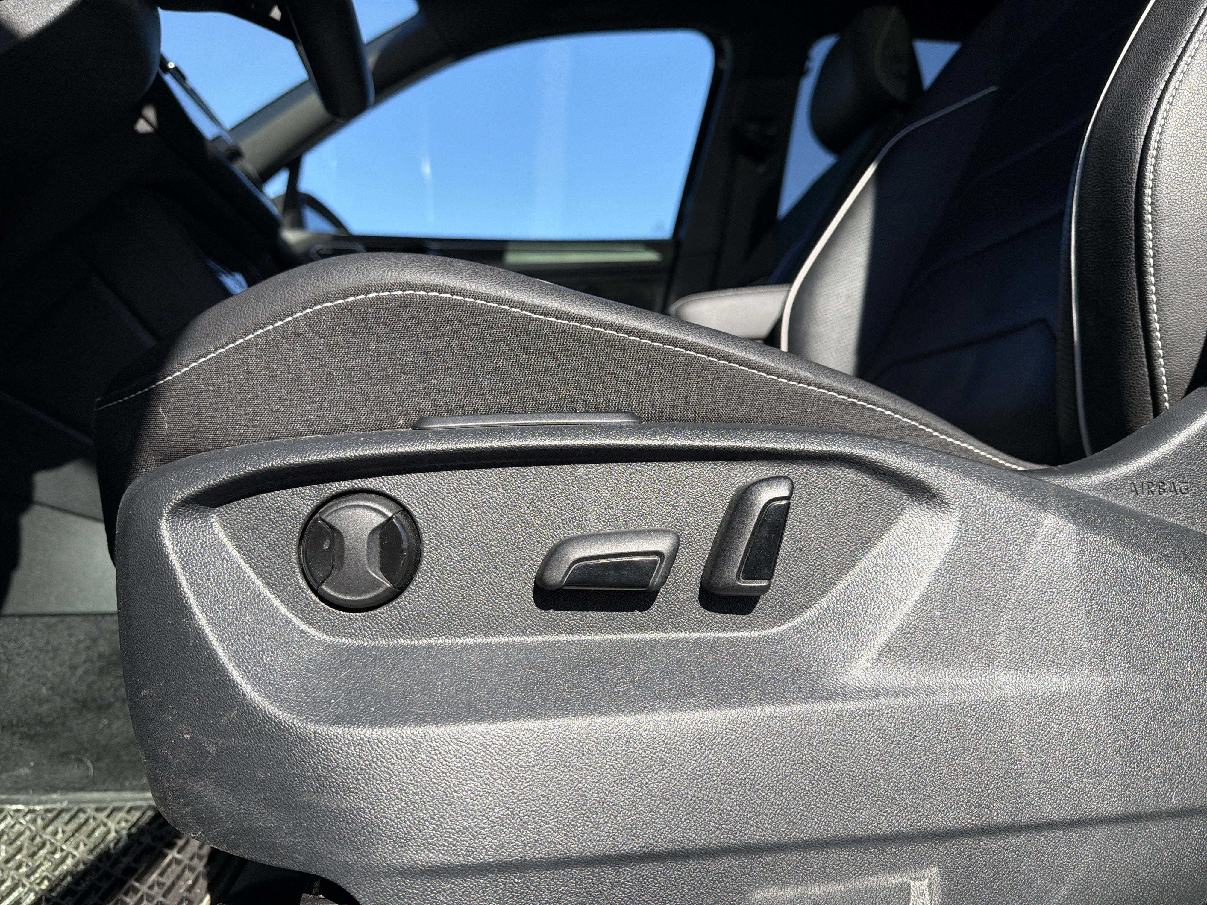 2023 Volkswagen Tiguan 2.0T SEL R-Line