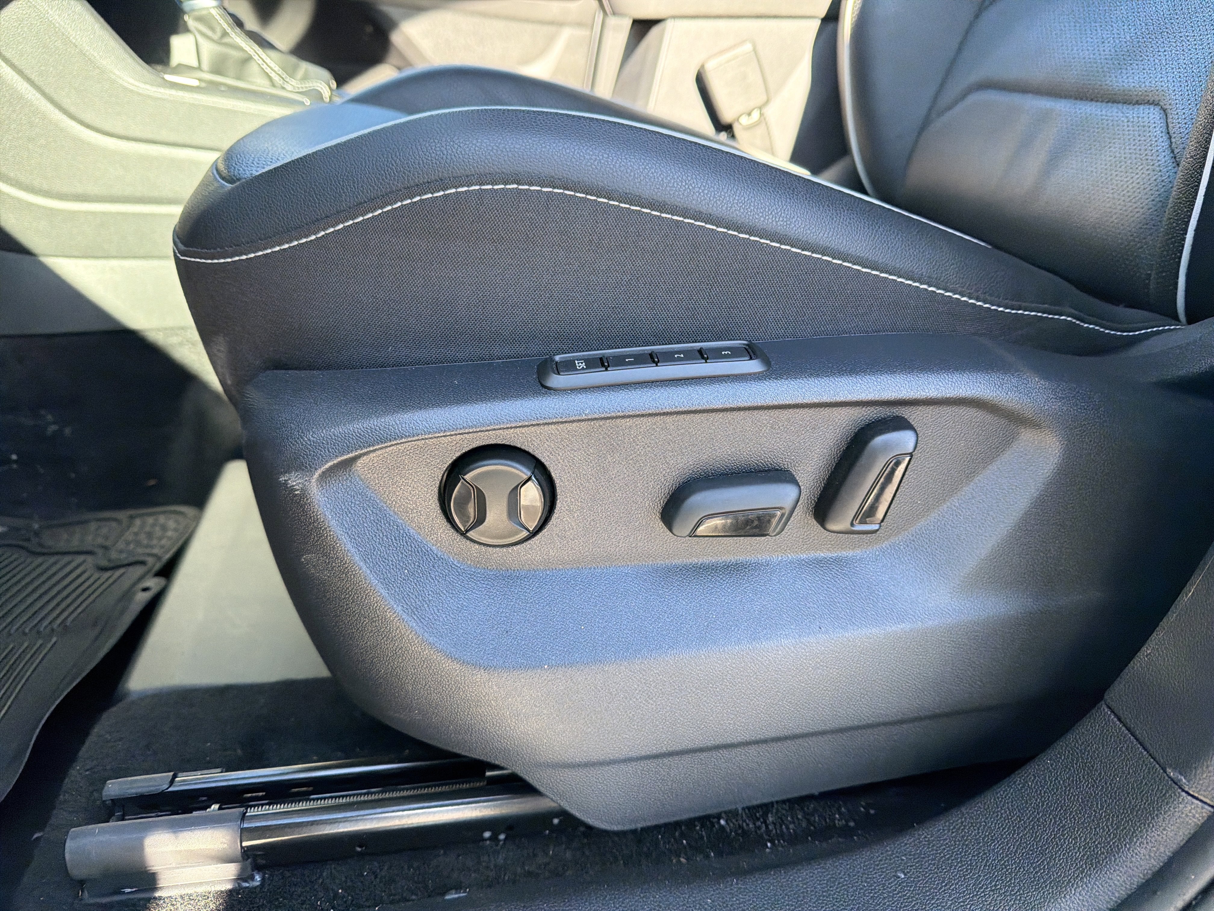 2024 Volkswagen Tiguan 2.0T SEL R-Line