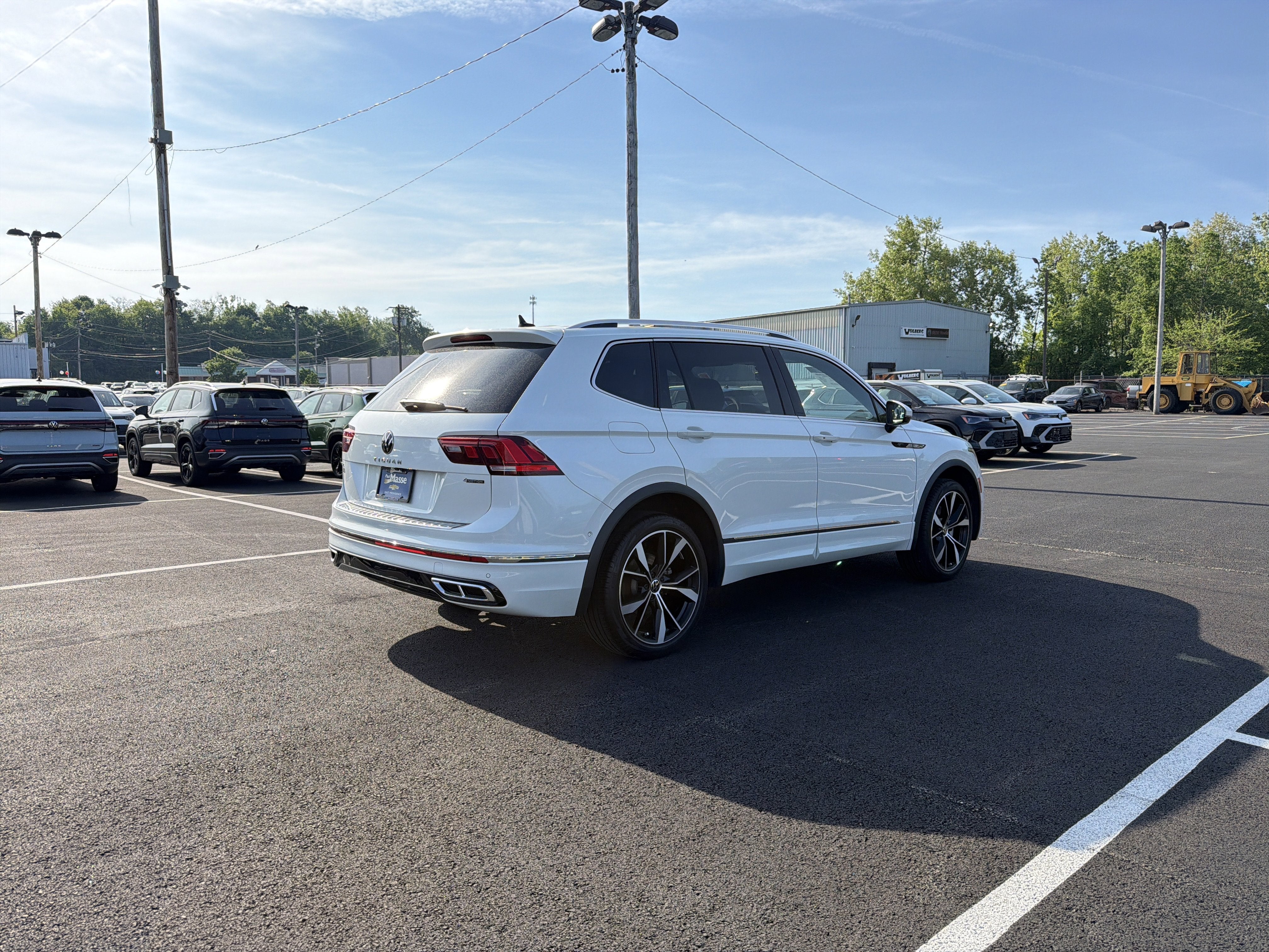2024 Volkswagen Tiguan 2.0T SEL R-Line