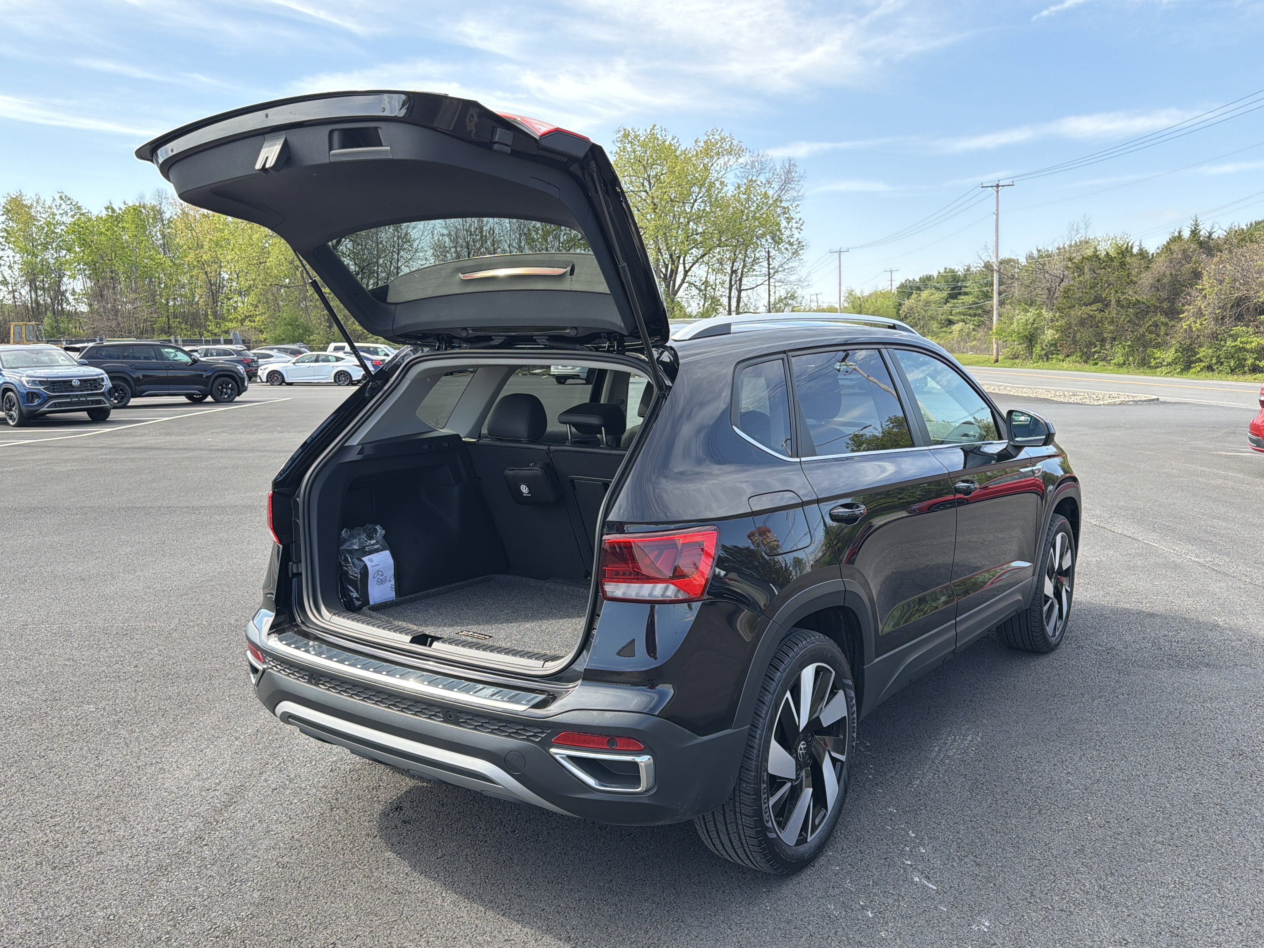 2024 Volkswagen Taos 1.5T SEL