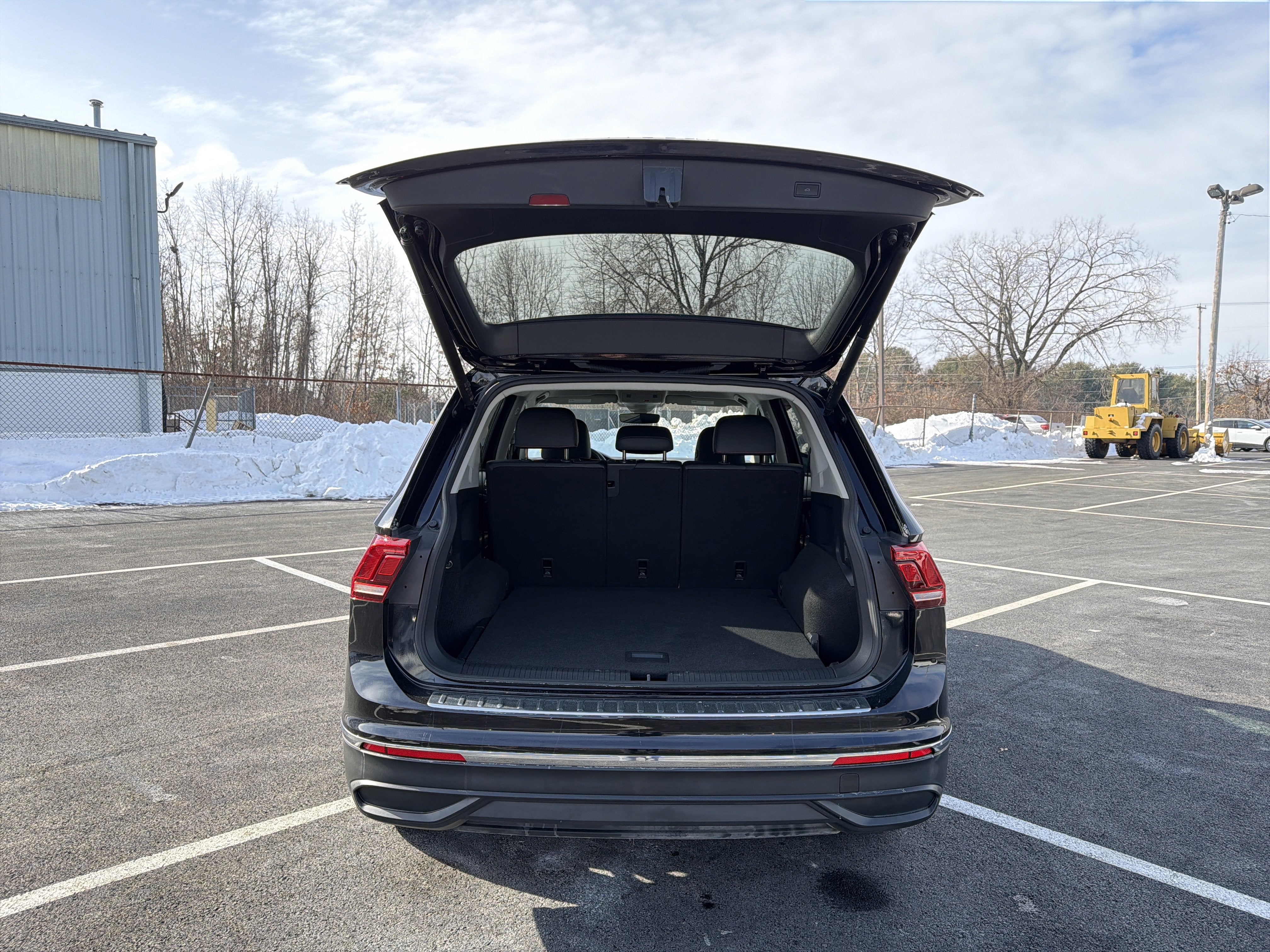 2024 Volkswagen Tiguan 2.0T Wolfsburg Edition