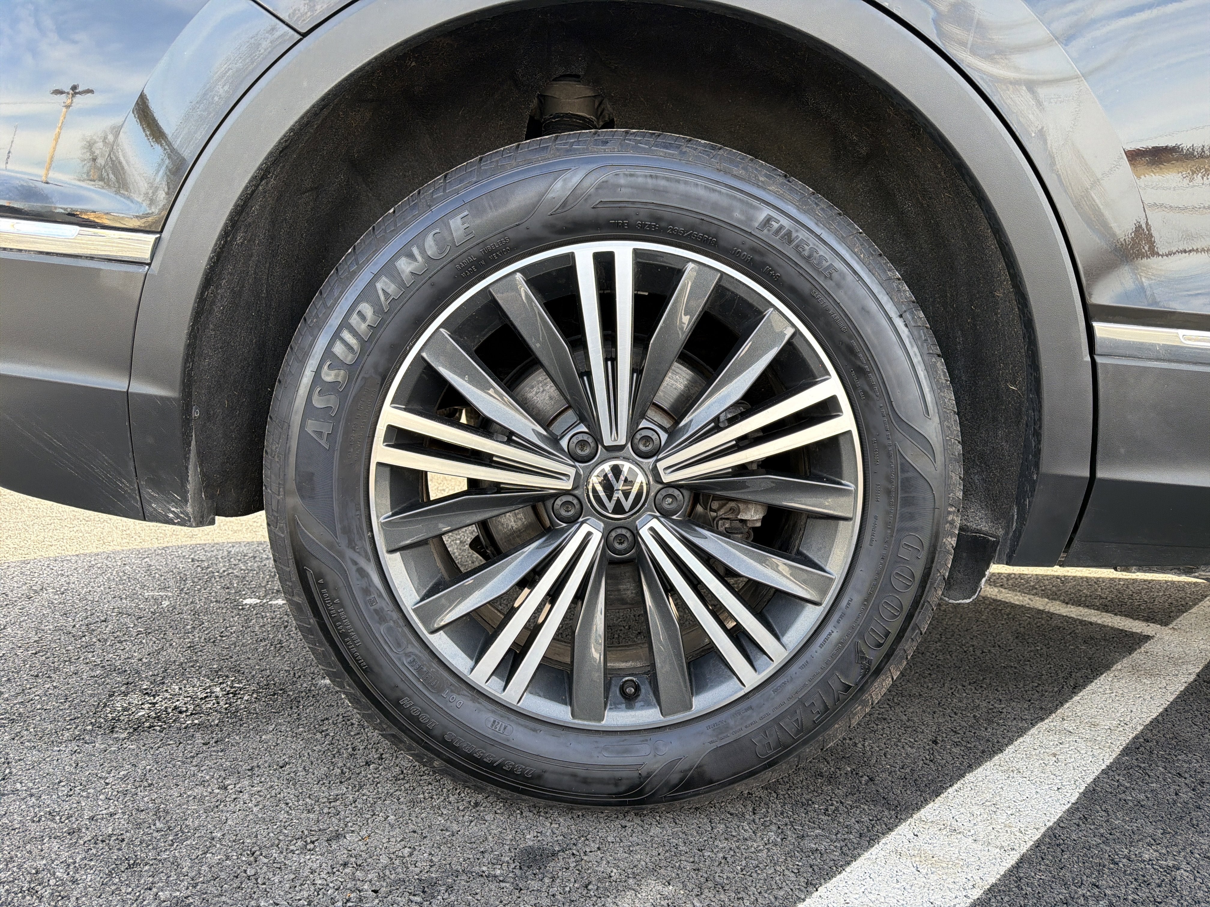 2024 Volkswagen Tiguan 2.0T Wolfsburg Edition