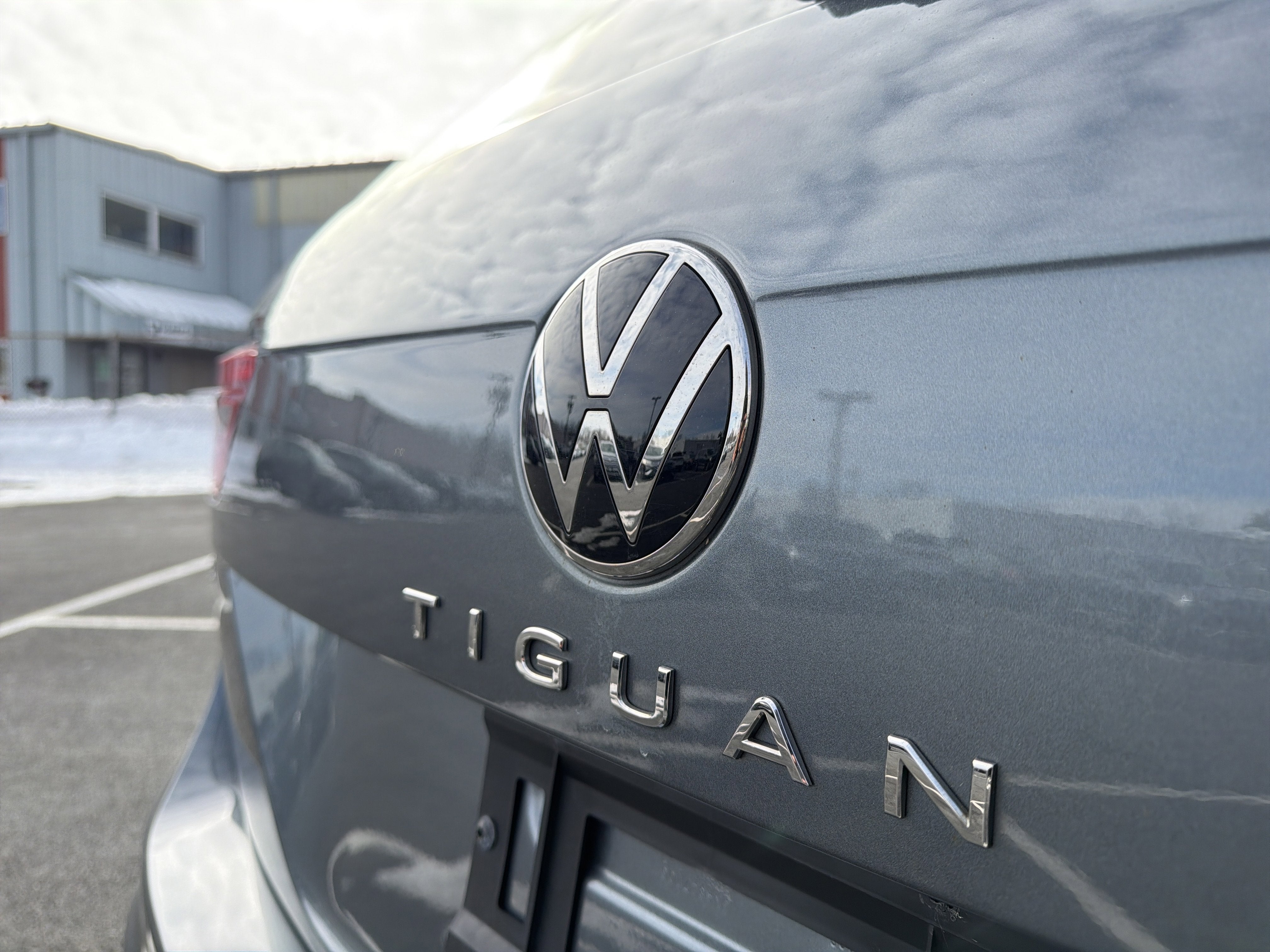 2022 Volkswagen Tiguan 2.0T SE R-Line Black