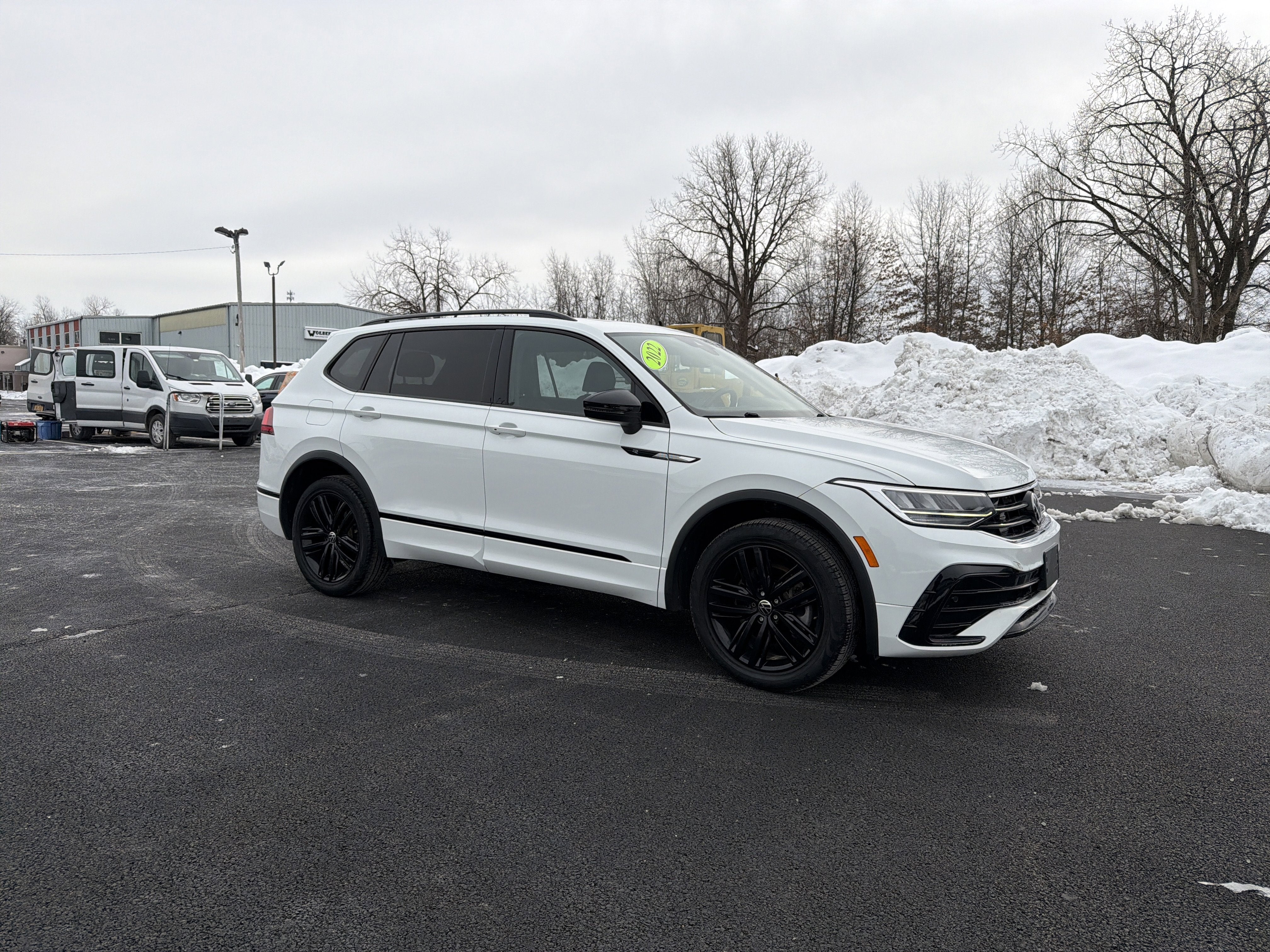 2022 Volkswagen Tiguan 2.0T SE R-Line Black
