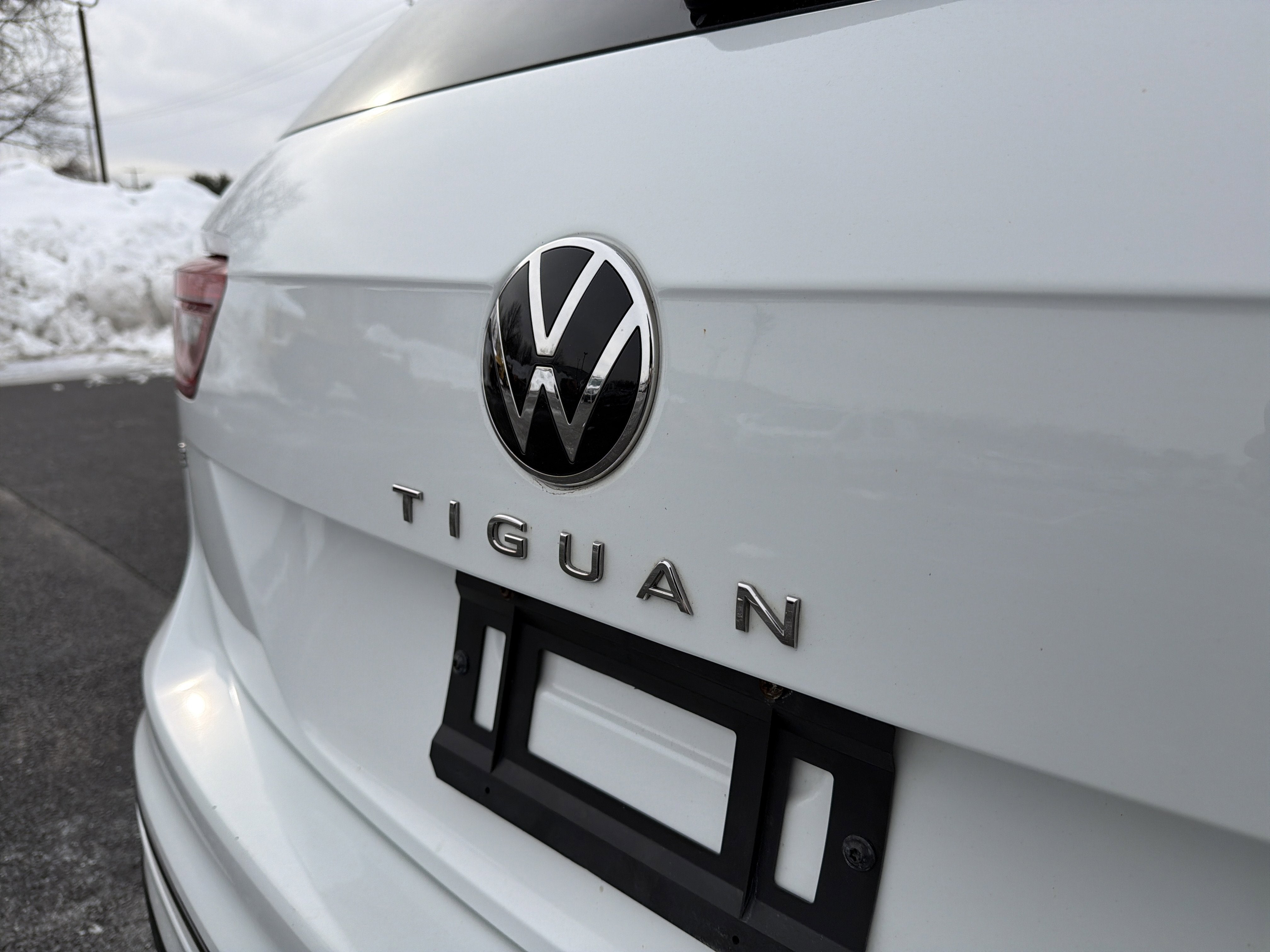 2022 Volkswagen Tiguan 2.0T SE R-Line Black