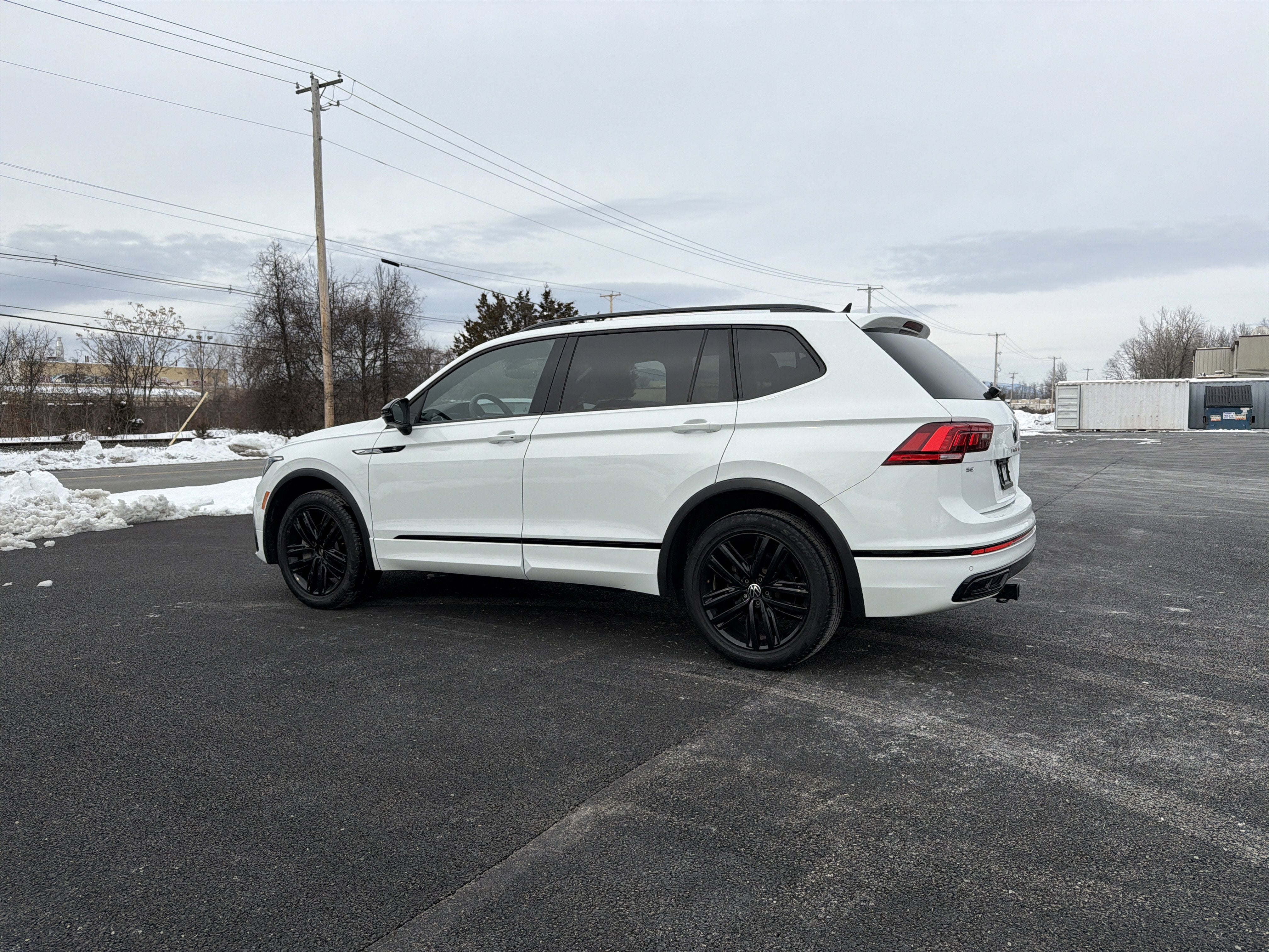 2022 Volkswagen Tiguan 2.0T SE R-Line Black