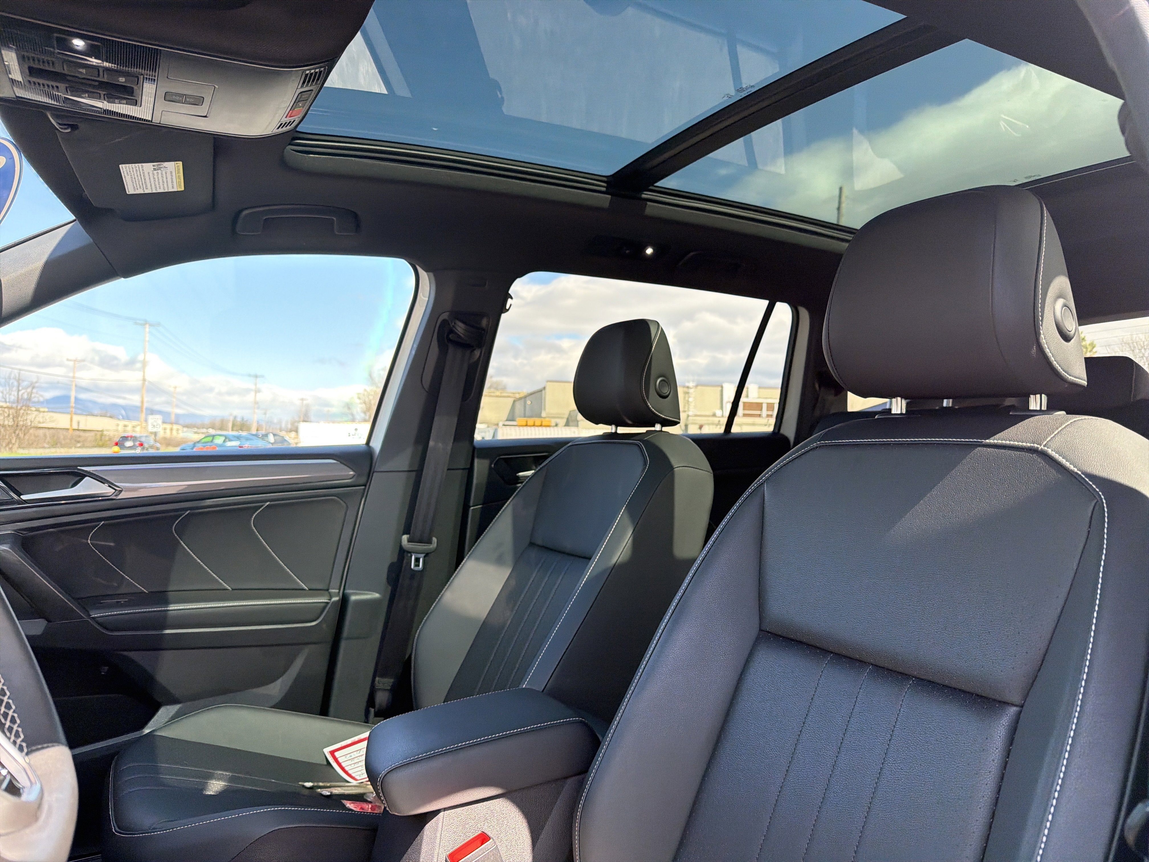 2023 Volkswagen Tiguan 2.0T SE R-Line Black