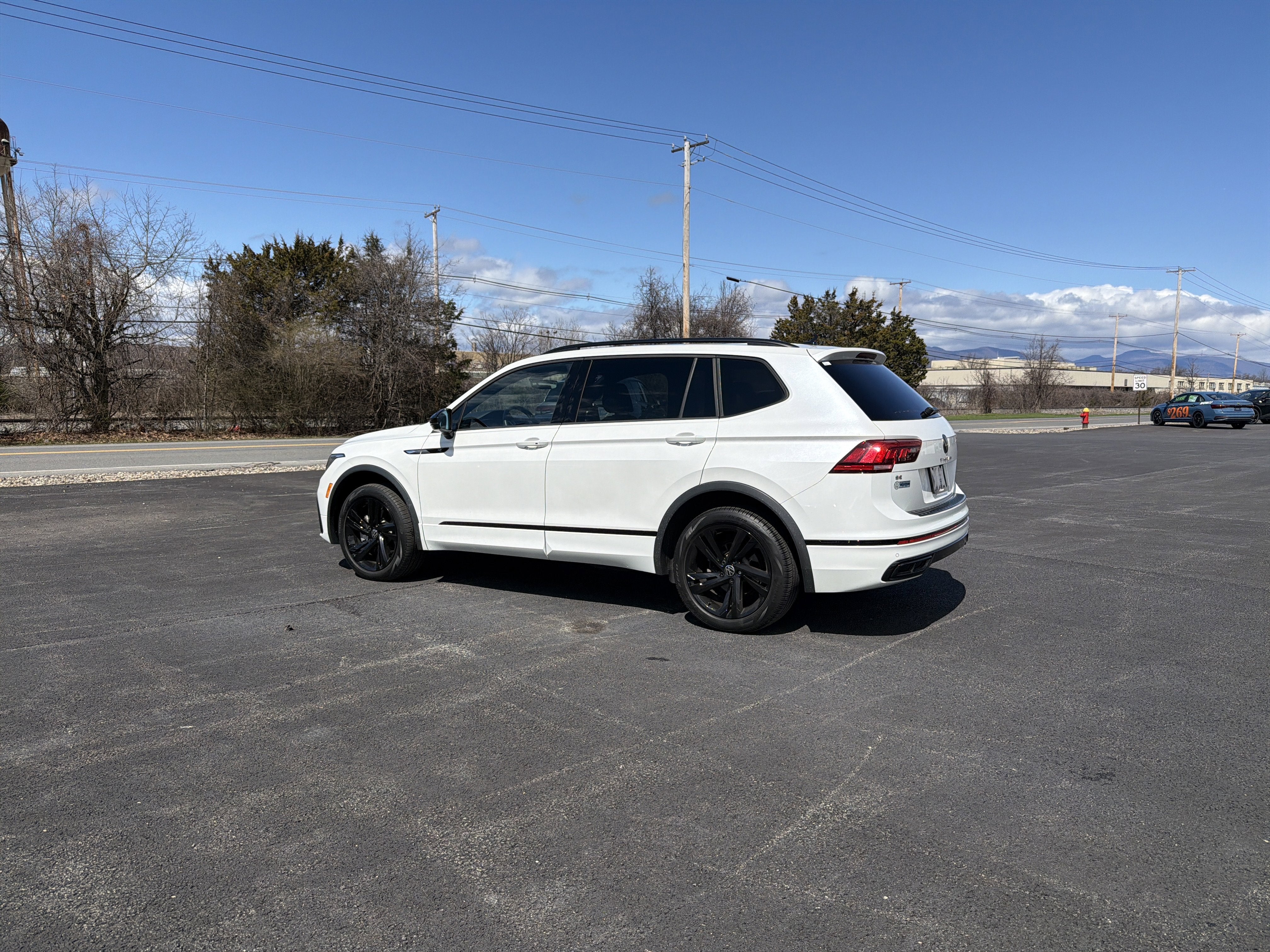 2023 Volkswagen Tiguan 2.0T SE R-Line Black