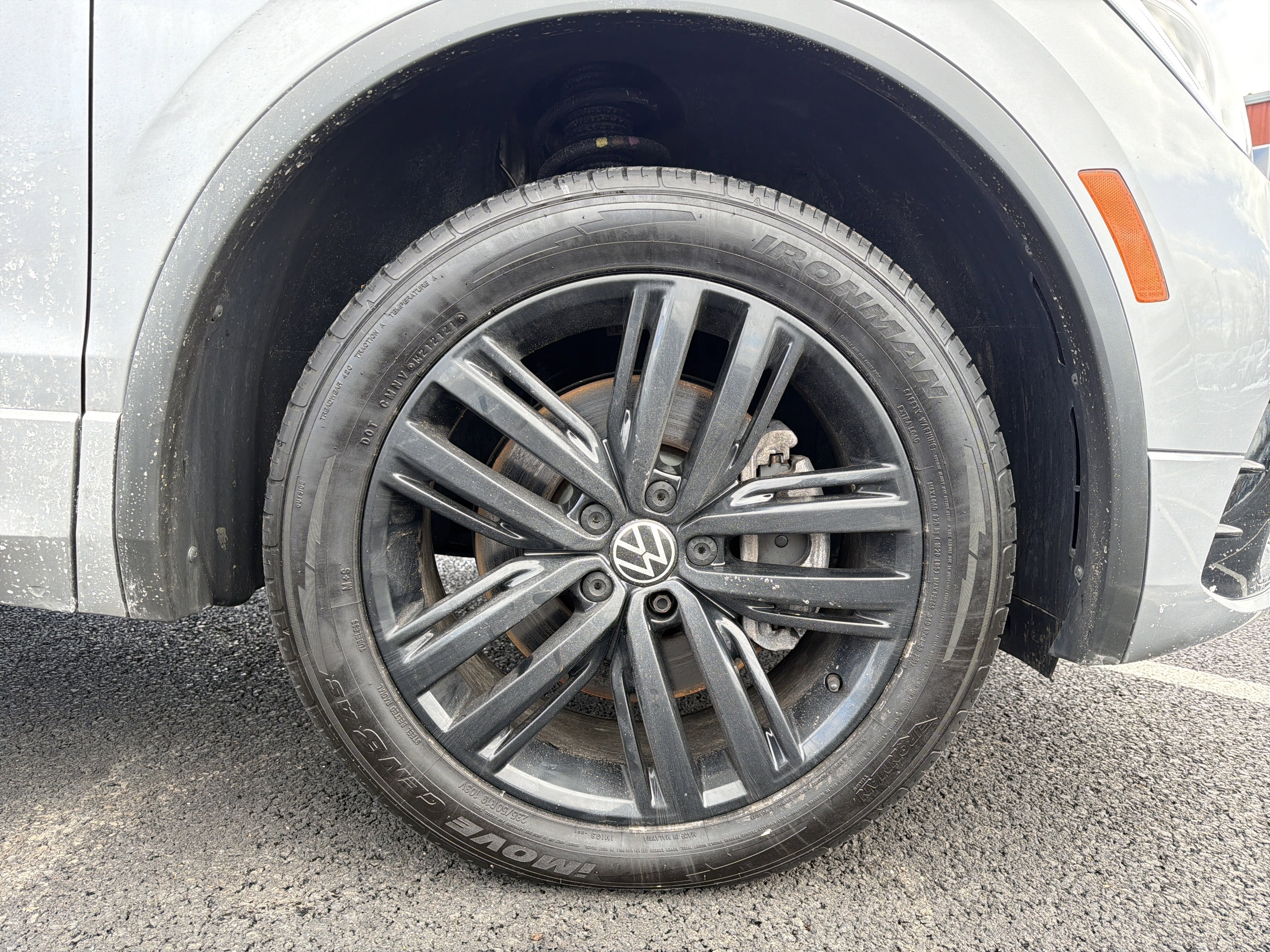 2022 Volkswagen Tiguan 2.0T SE R-Line Black