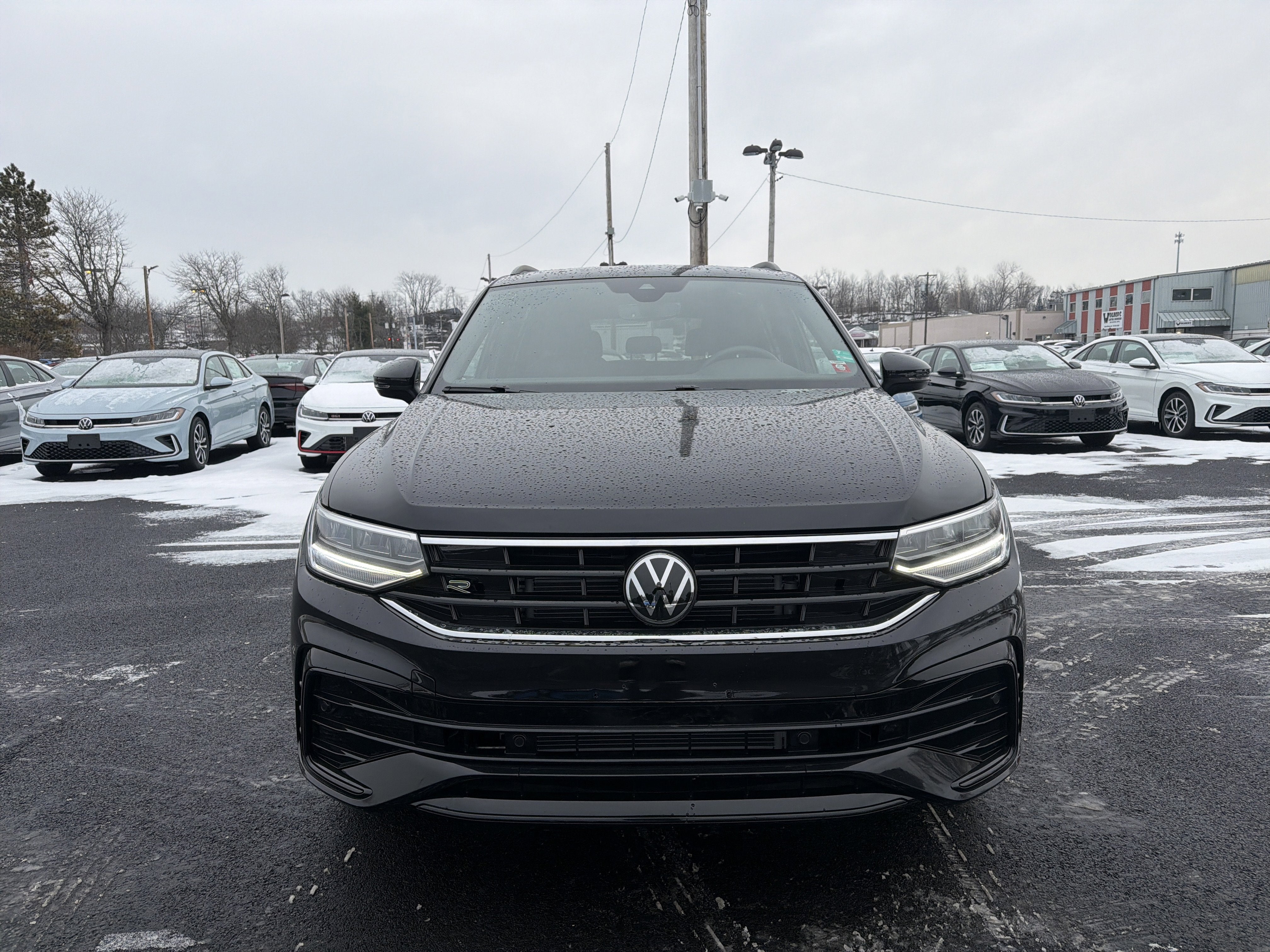 2023 Volkswagen Tiguan 2.0T SE R-Line Black