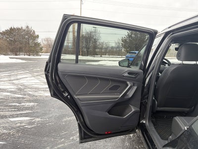 2023 Volkswagen Tiguan 2.0T SE R-Line Black