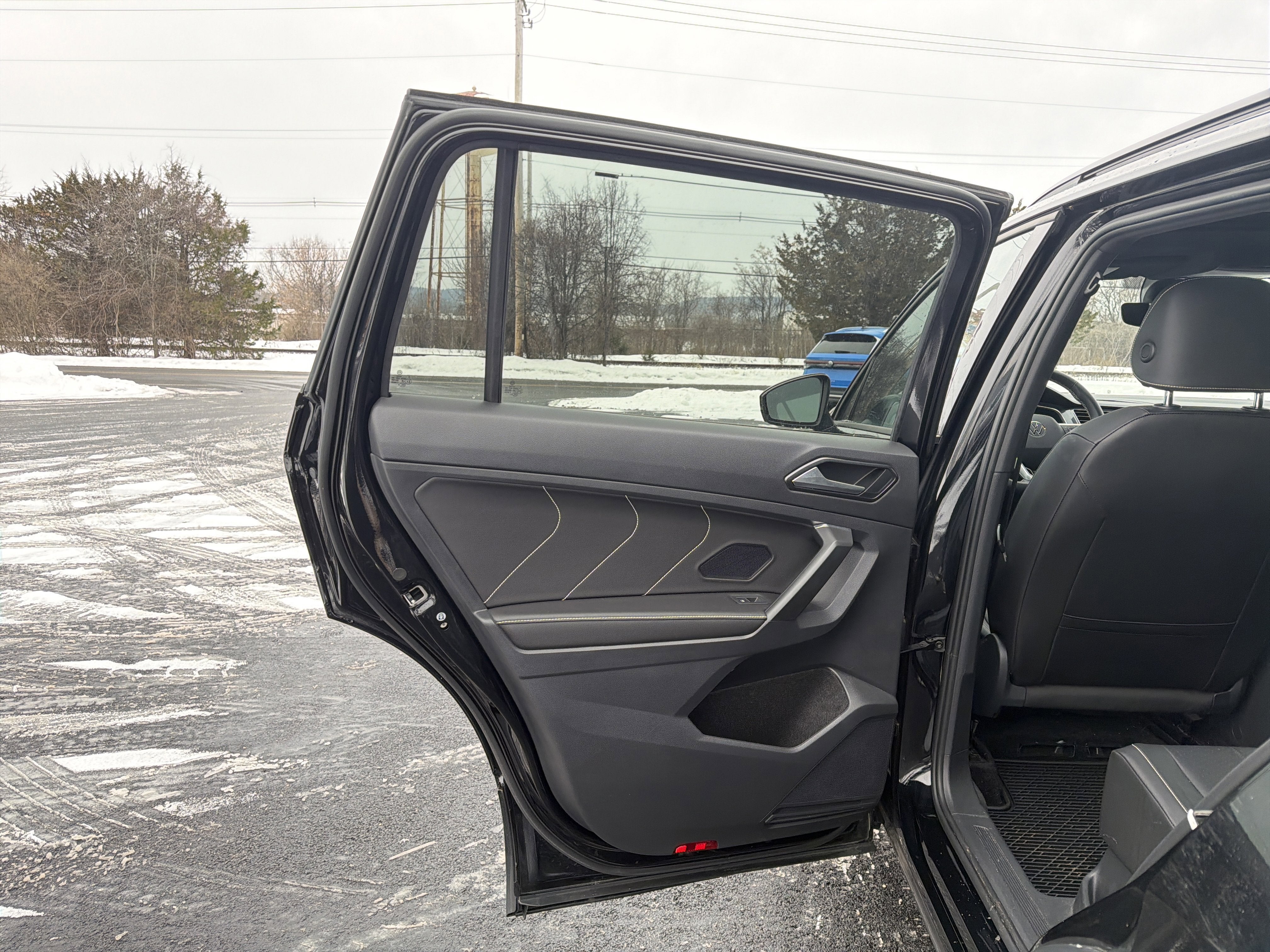 2023 Volkswagen Tiguan 2.0T SE R-Line Black