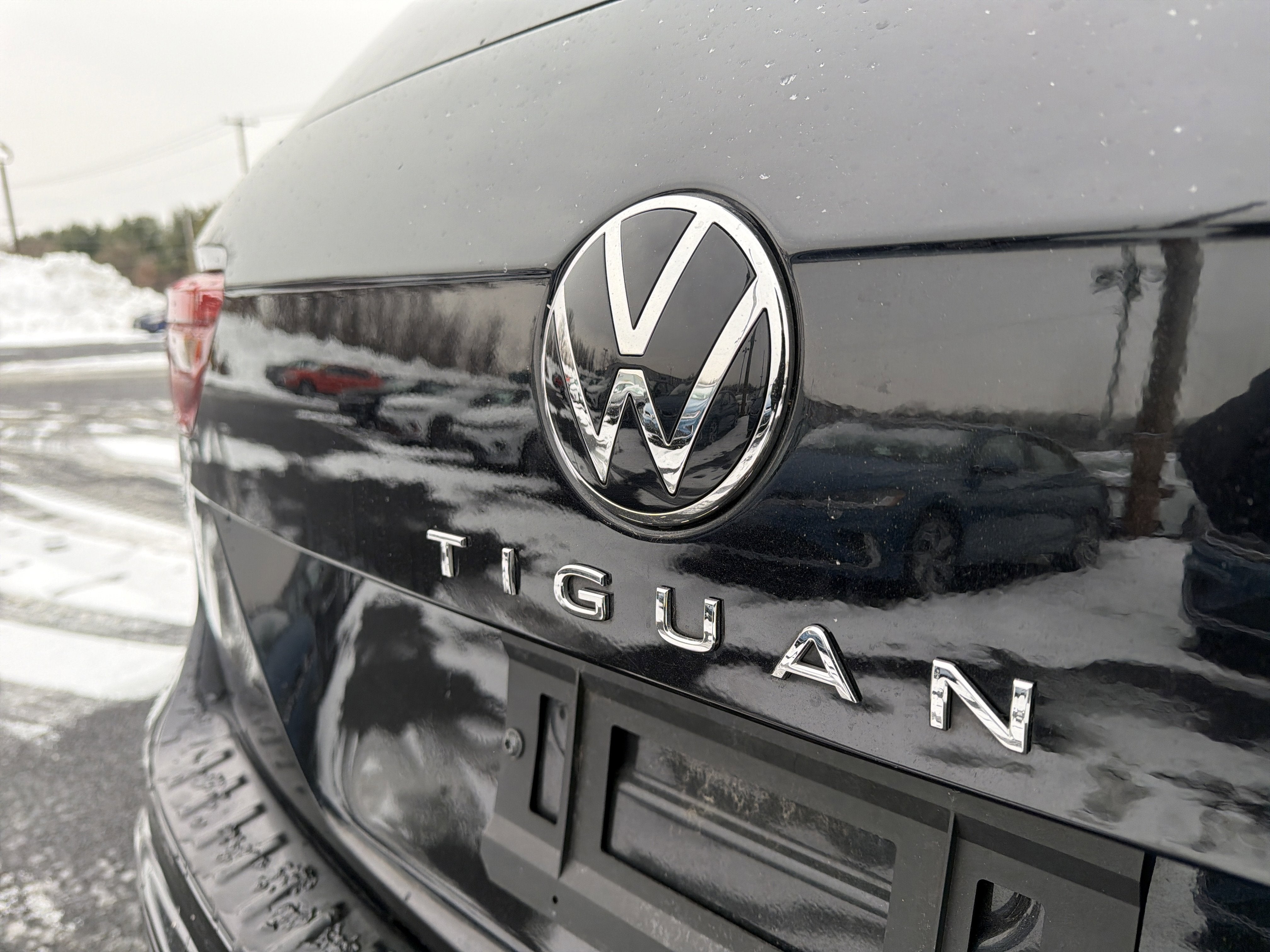 2023 Volkswagen Tiguan 2.0T SE R-Line Black