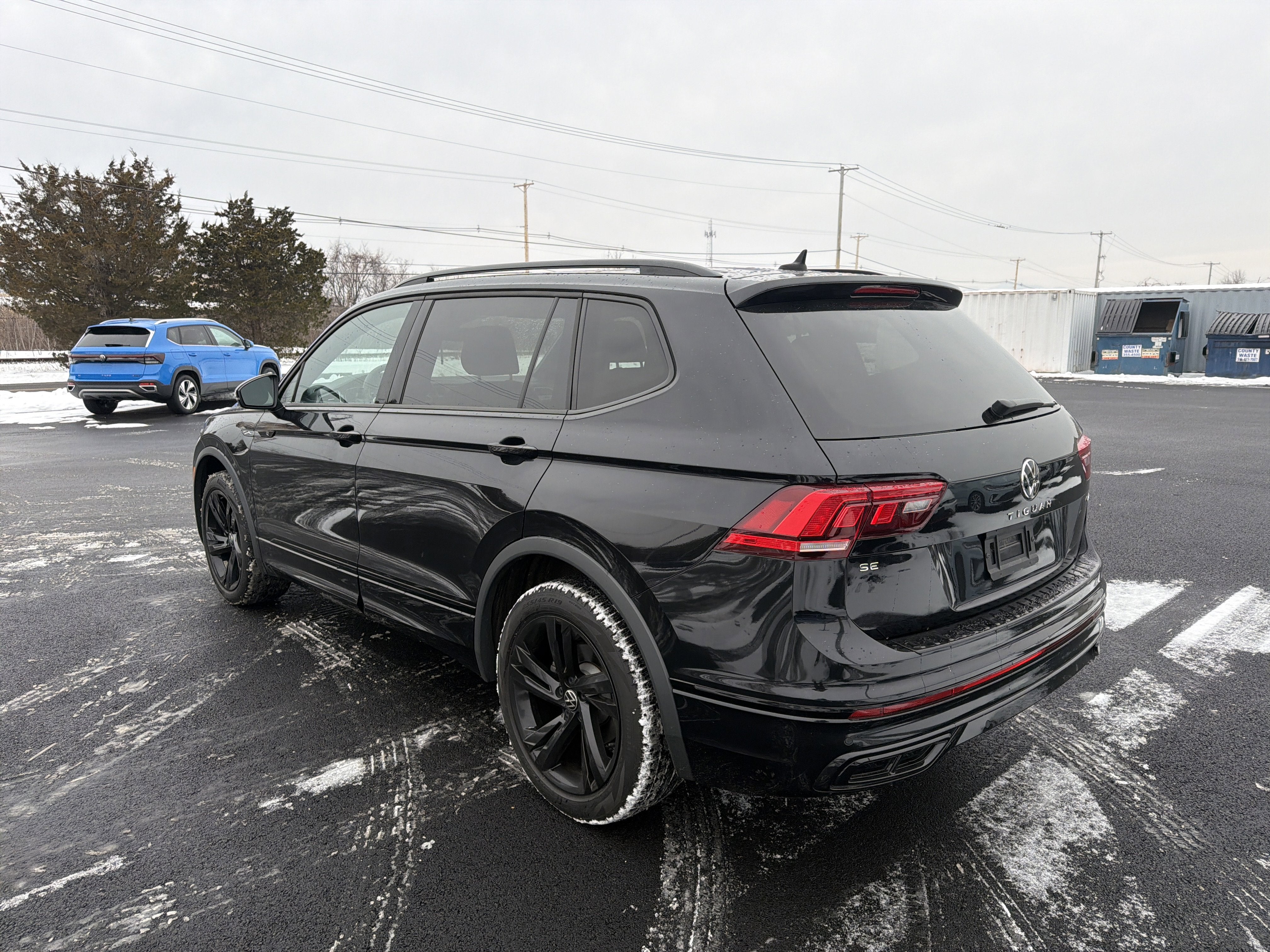 2023 Volkswagen Tiguan 2.0T SE R-Line Black