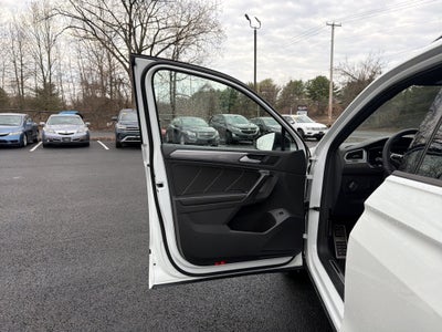 2024 Volkswagen Tiguan 2.0T SE R-Line Black