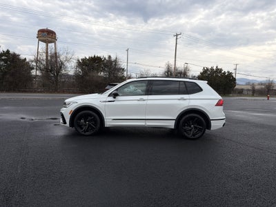 2024 Volkswagen Tiguan 2.0T SE R-Line Black