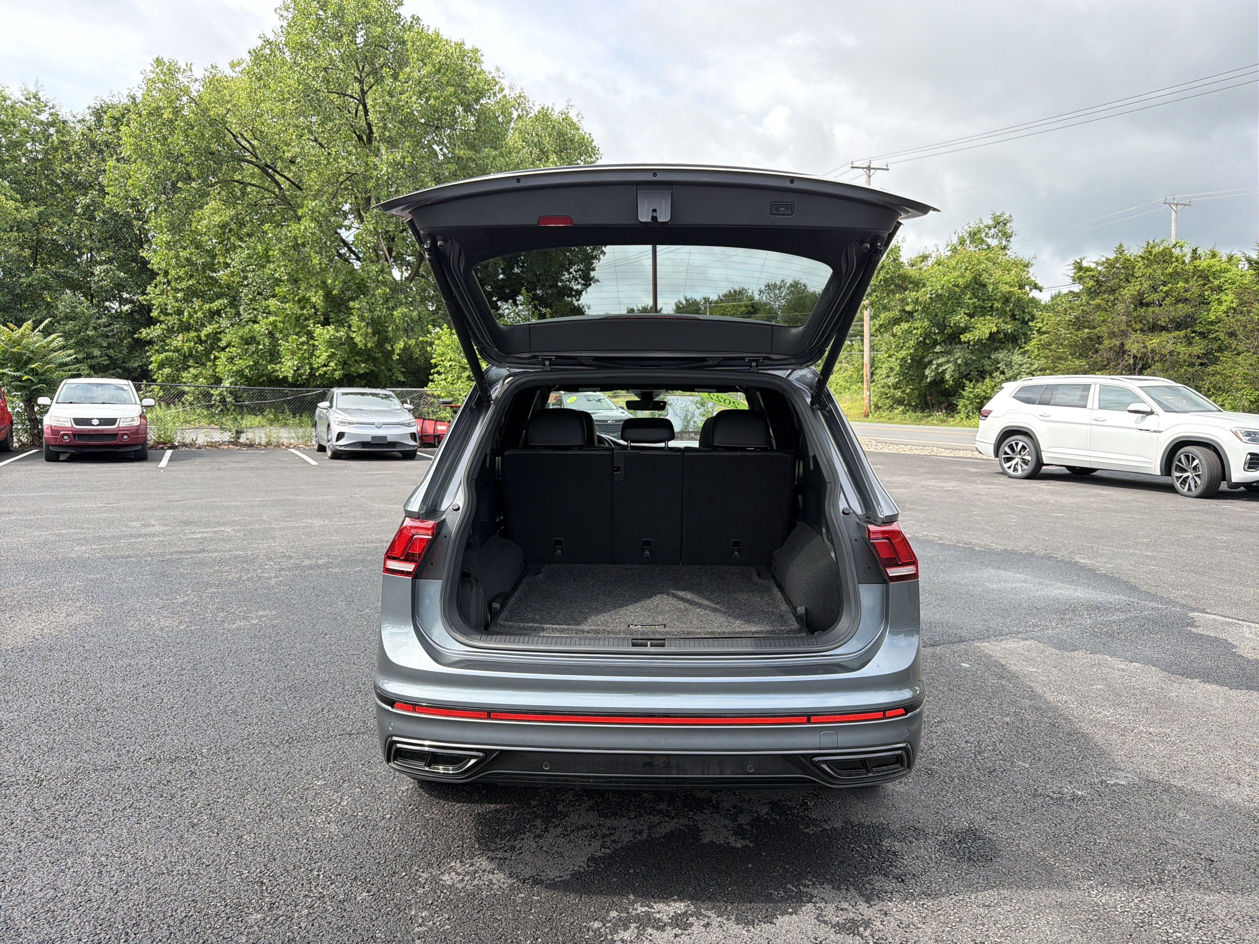 2022 Volkswagen Tiguan 2.0T SE R-Line Black