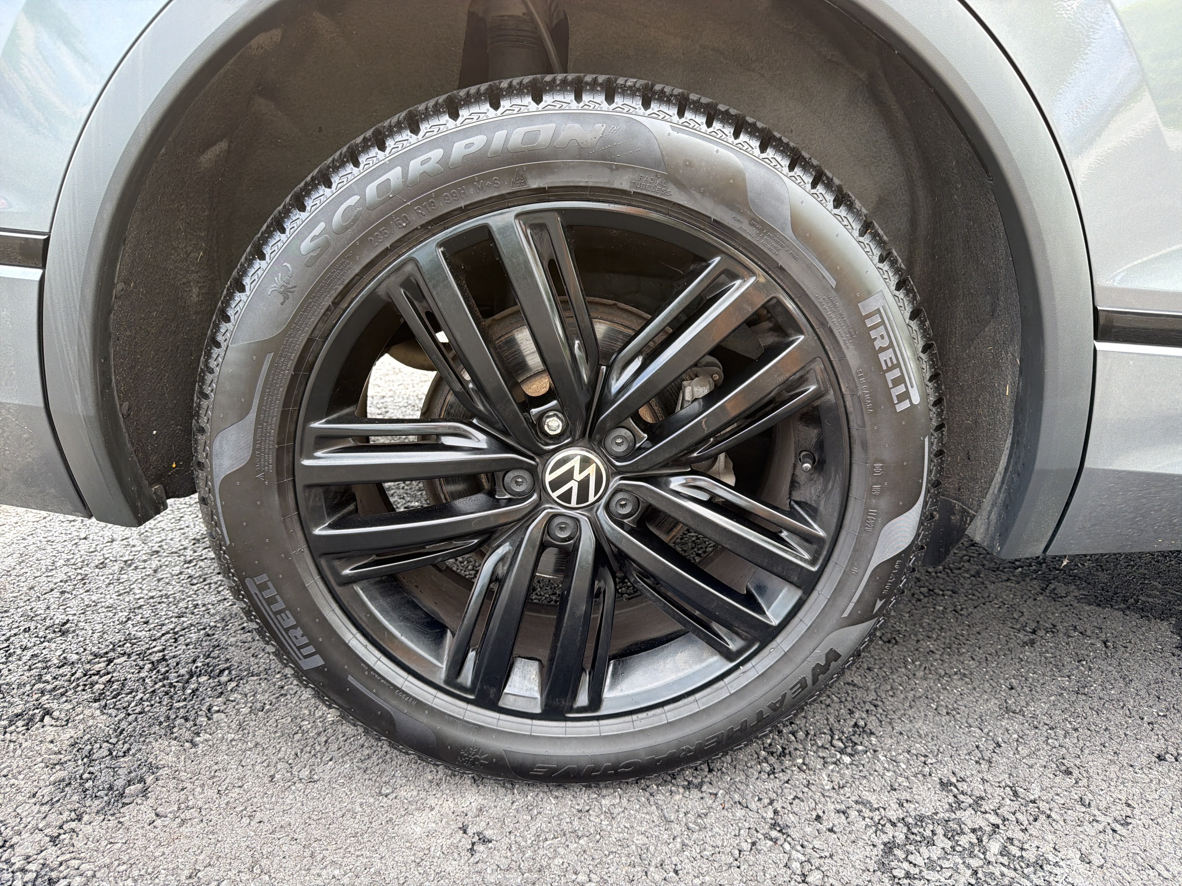 2022 Volkswagen Tiguan 2.0T SE R-Line Black