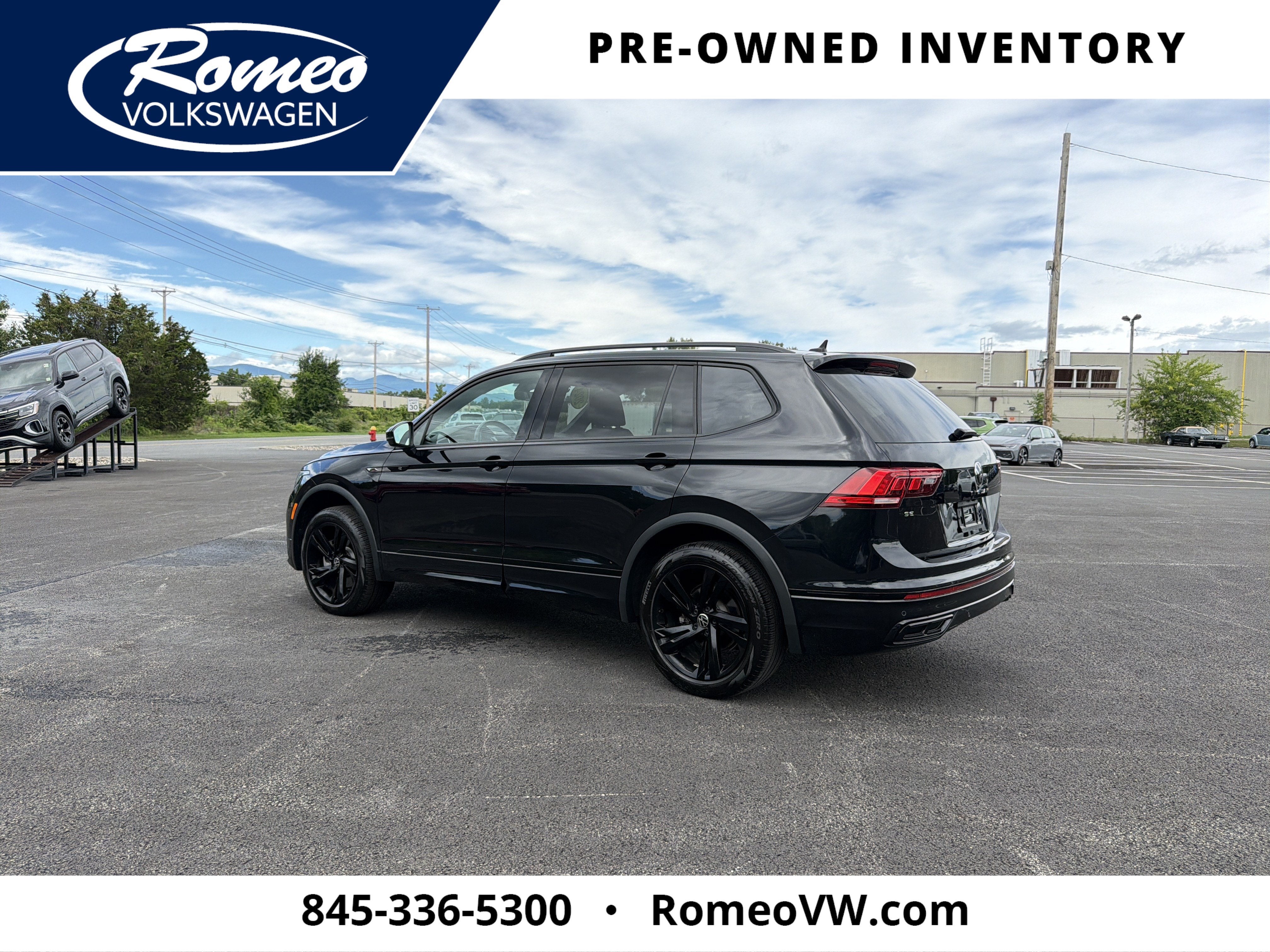 2024 Volkswagen Tiguan 2.0T SE R-Line Black