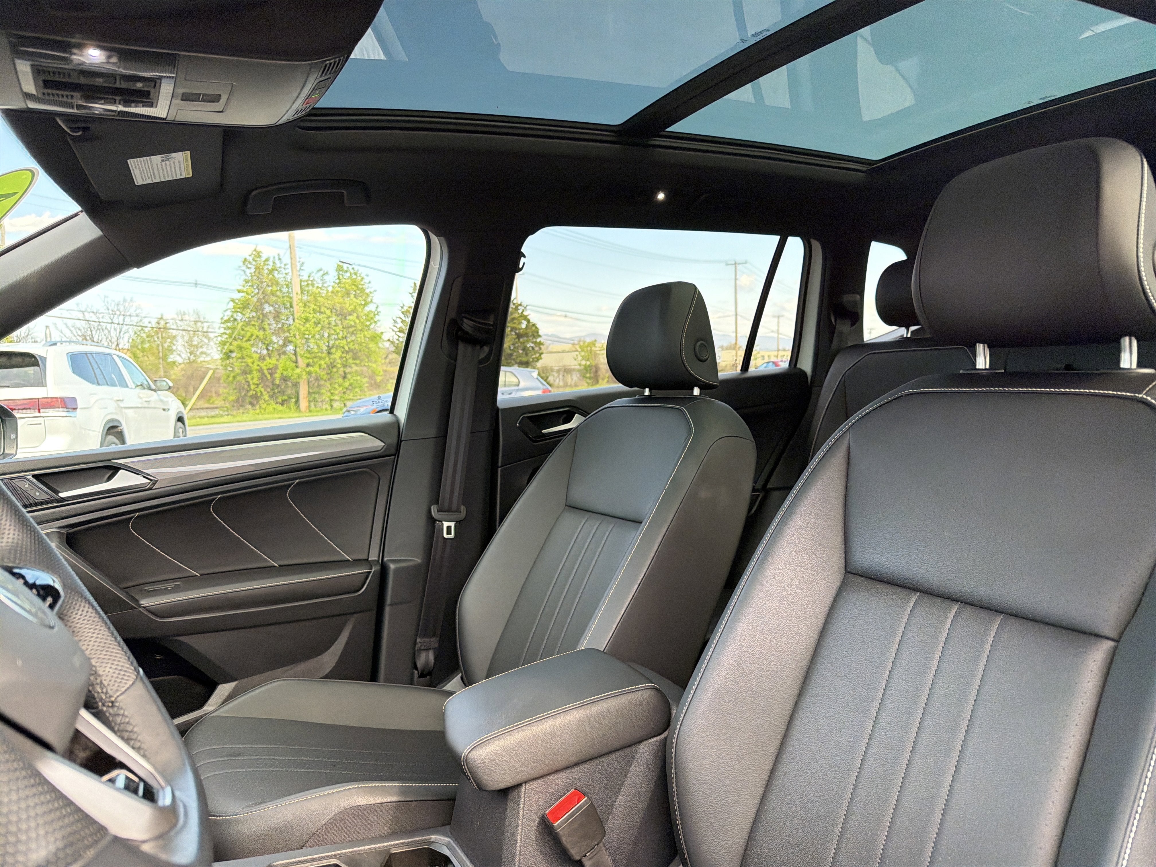 2024 Volkswagen Tiguan 2.0T SE R-Line Black