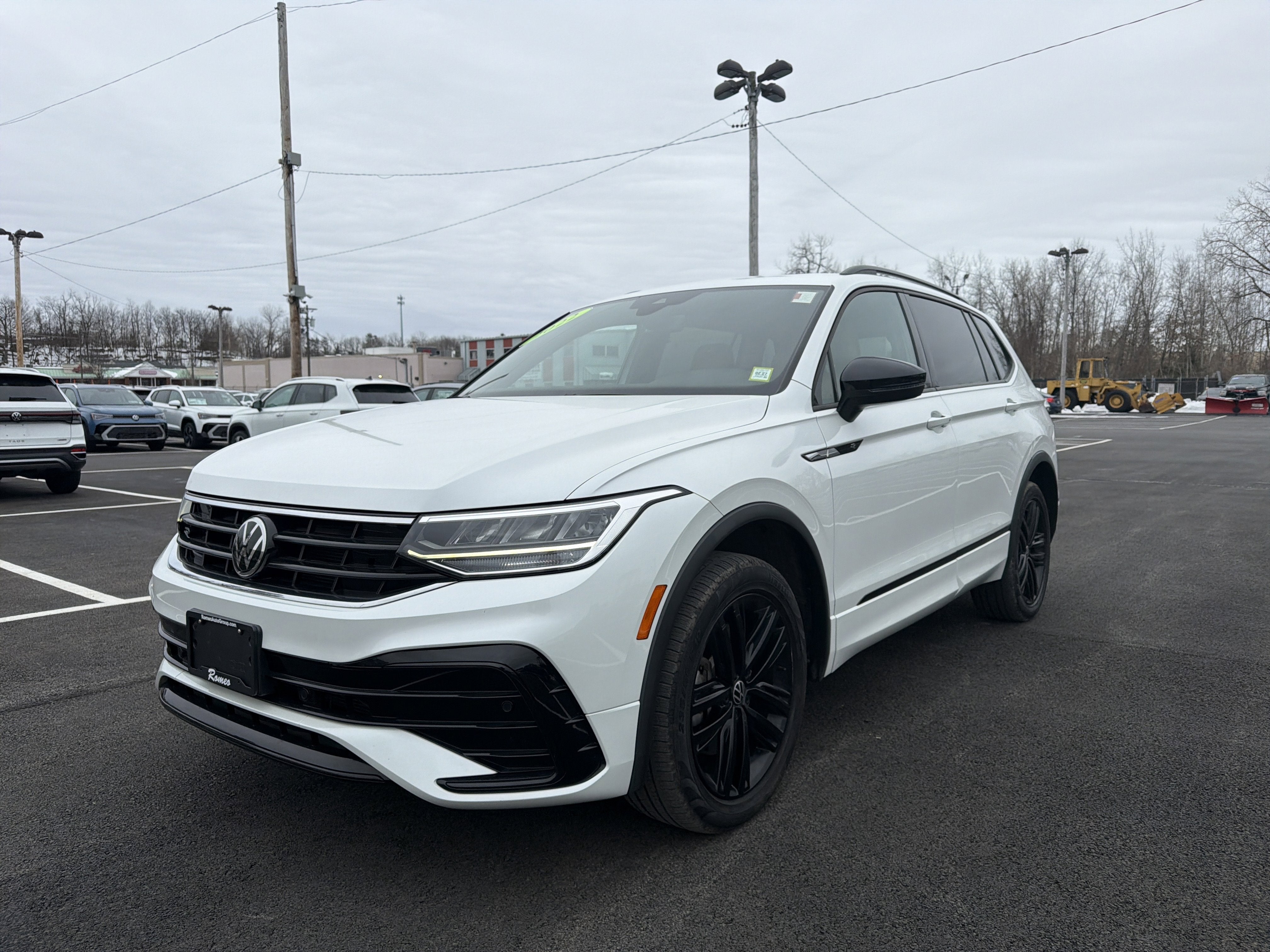 2022 Volkswagen Tiguan 2.0T SE R-Line Black