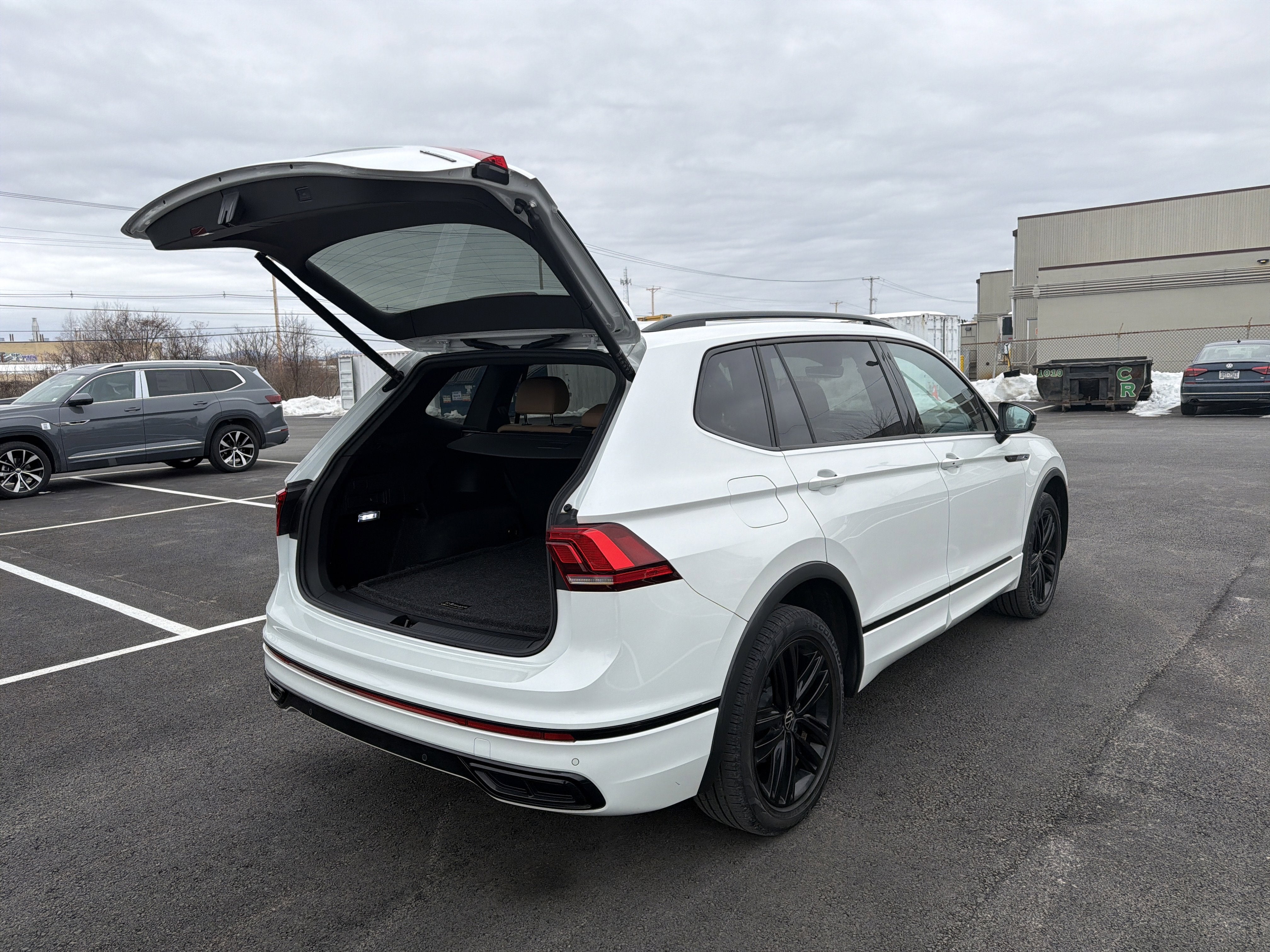 2022 Volkswagen Tiguan 2.0T SE R-Line Black